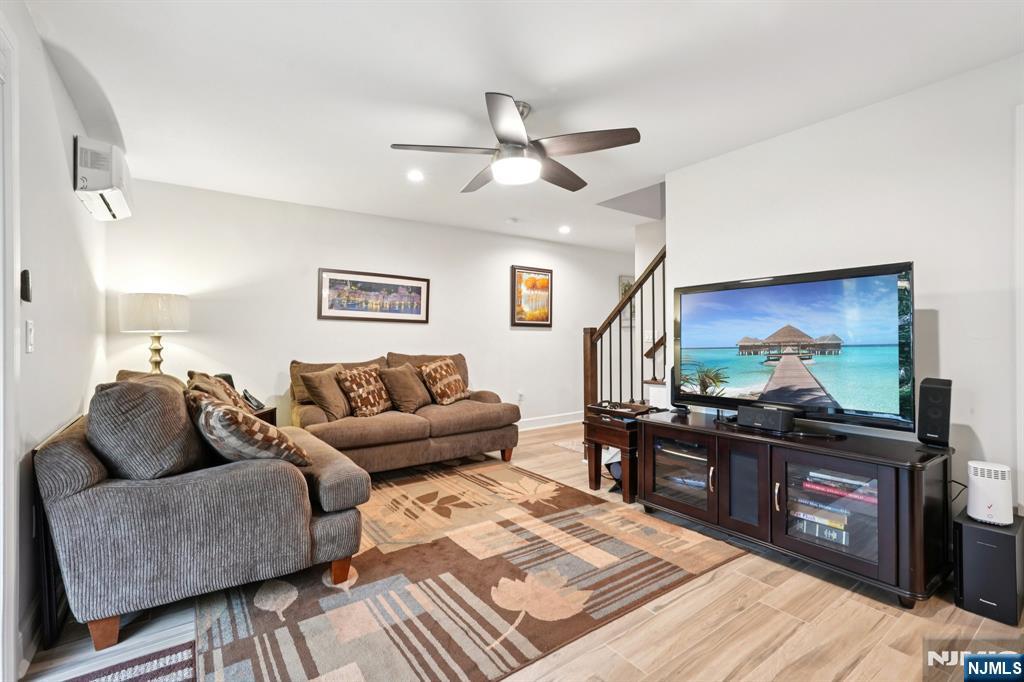 555 Edgewater Avenue 103 Reserve Ct.