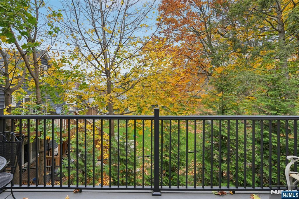 555 Edgewater Avenue 103 Reserve Ct.