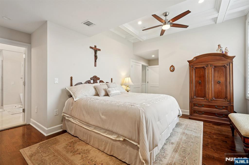 555 Edgewater Avenue 103 Reserve Ct.