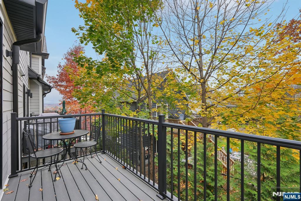 555 Edgewater Avenue 103 Reserve Ct.