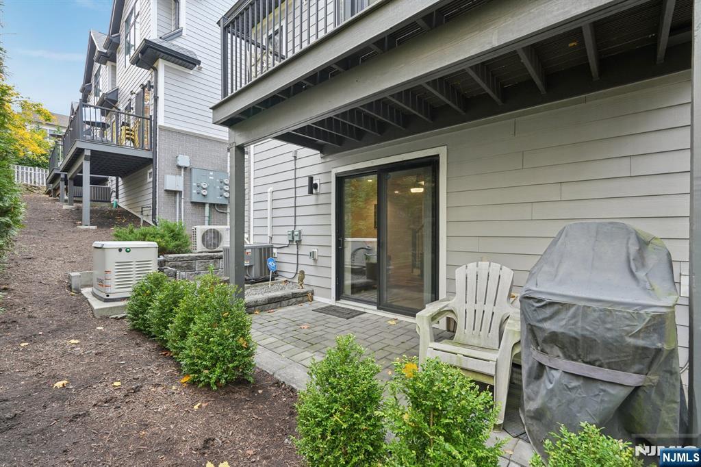 555 Edgewater Avenue 103 Reserve Ct.