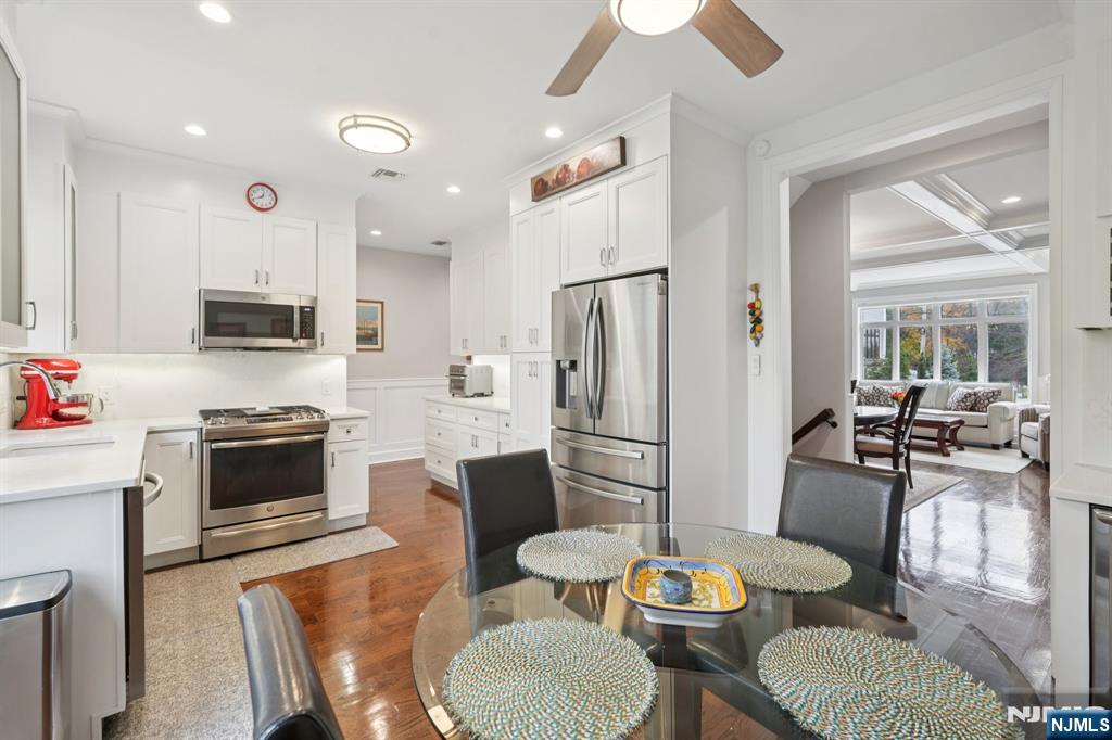 555 Edgewater Avenue 103 Reserve Ct.