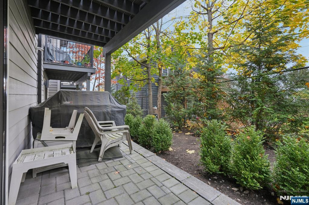 555 Edgewater Avenue 103 Reserve Ct.