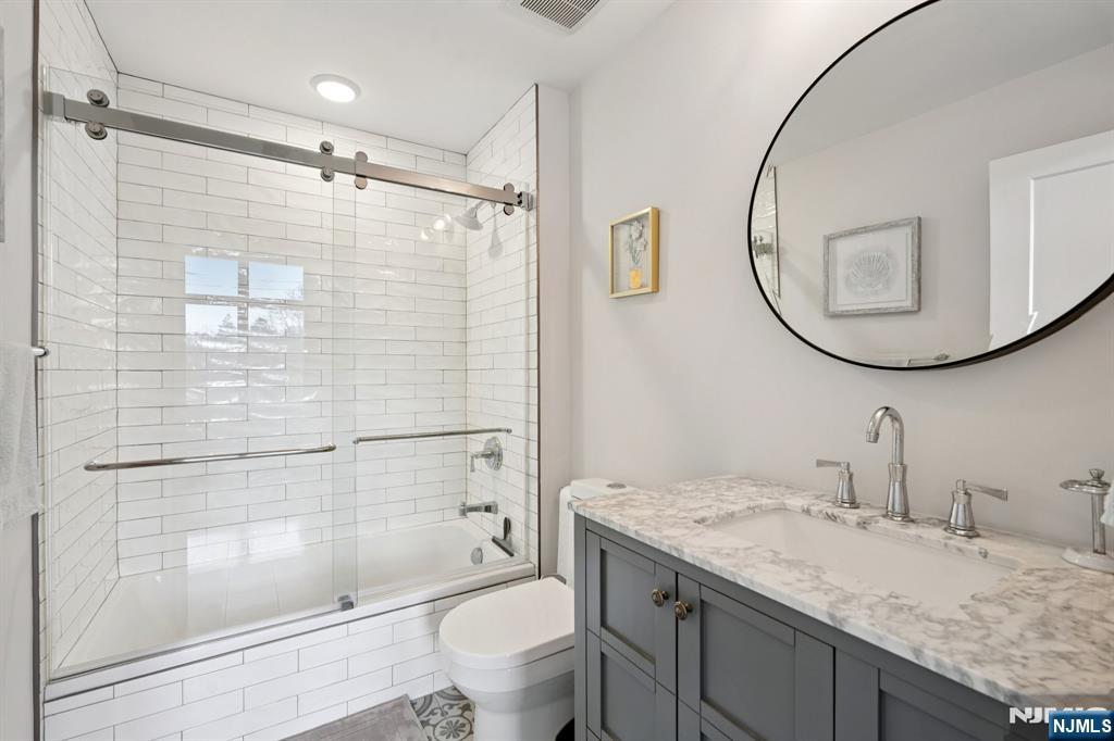 555 Edgewater Avenue 103 Reserve Ct.