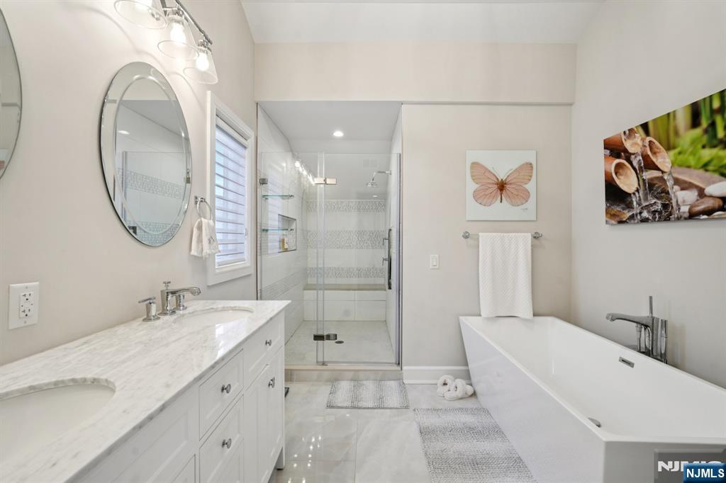 555 Edgewater Avenue 103 Reserve Ct.