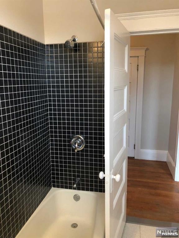 11 W Quackenbush Avenue 1 West