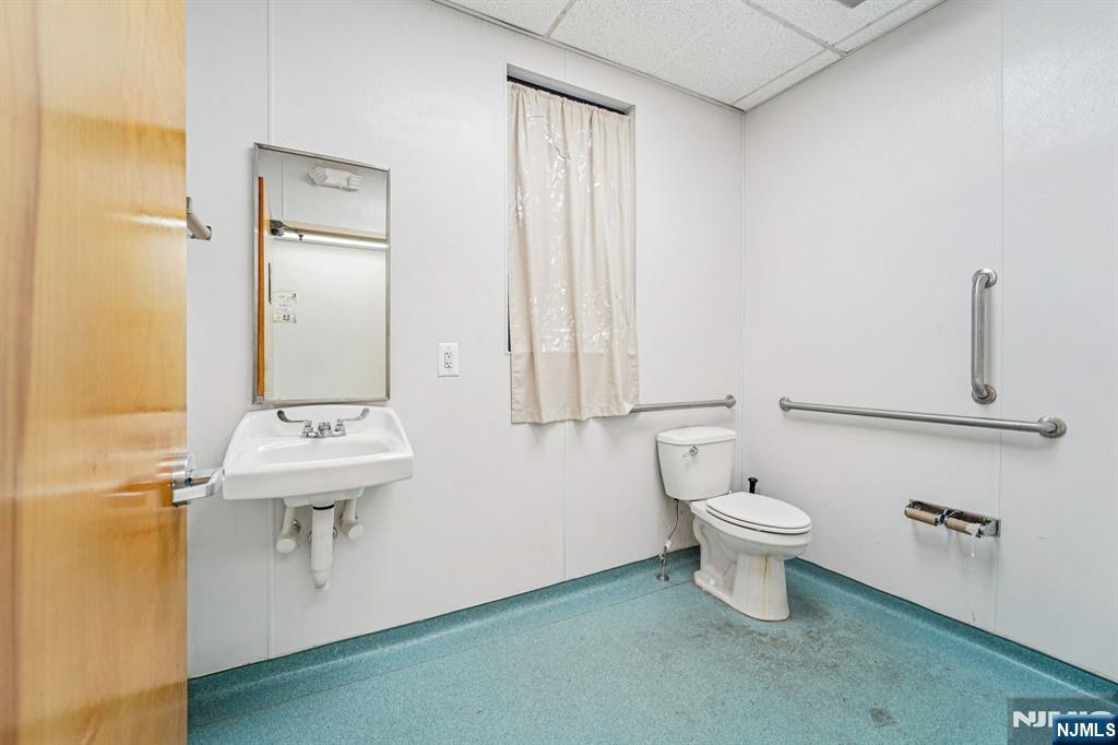 600 Kennedy Boulevard 1