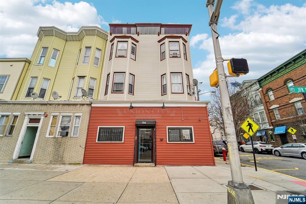 600 Kennedy Boulevard 1