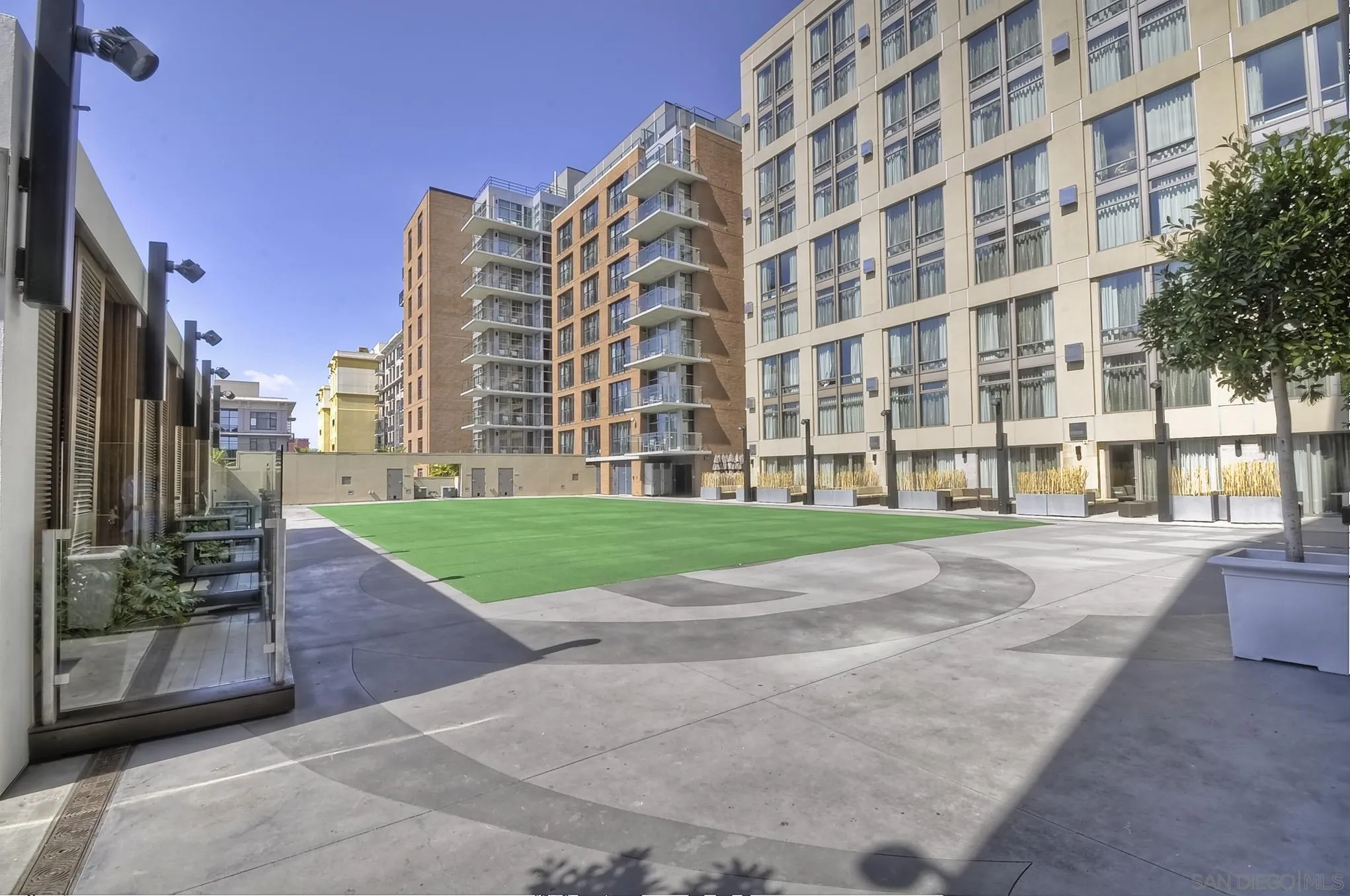 207 5th Ave Unit 835