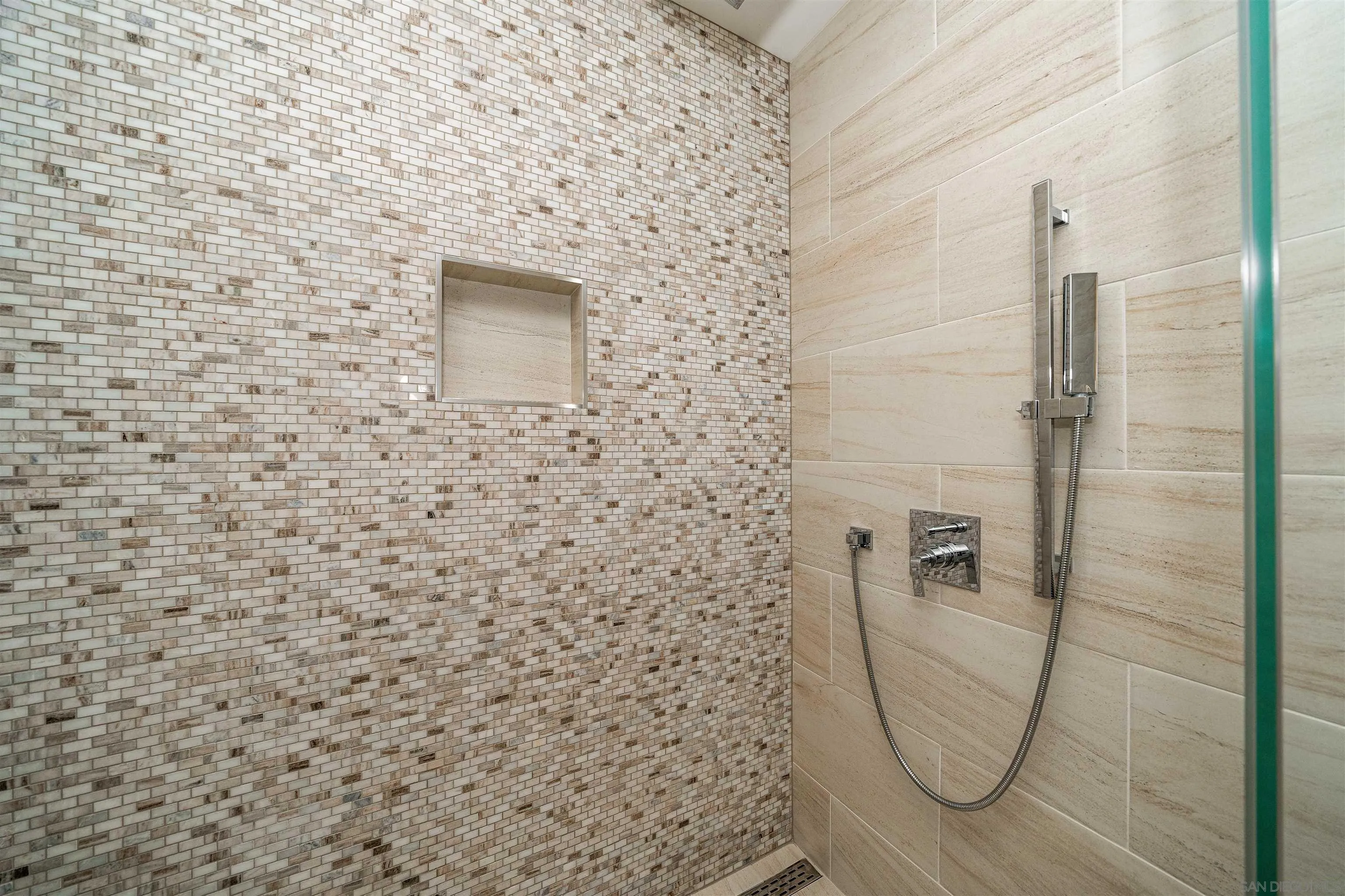 888 W E St Unit 201