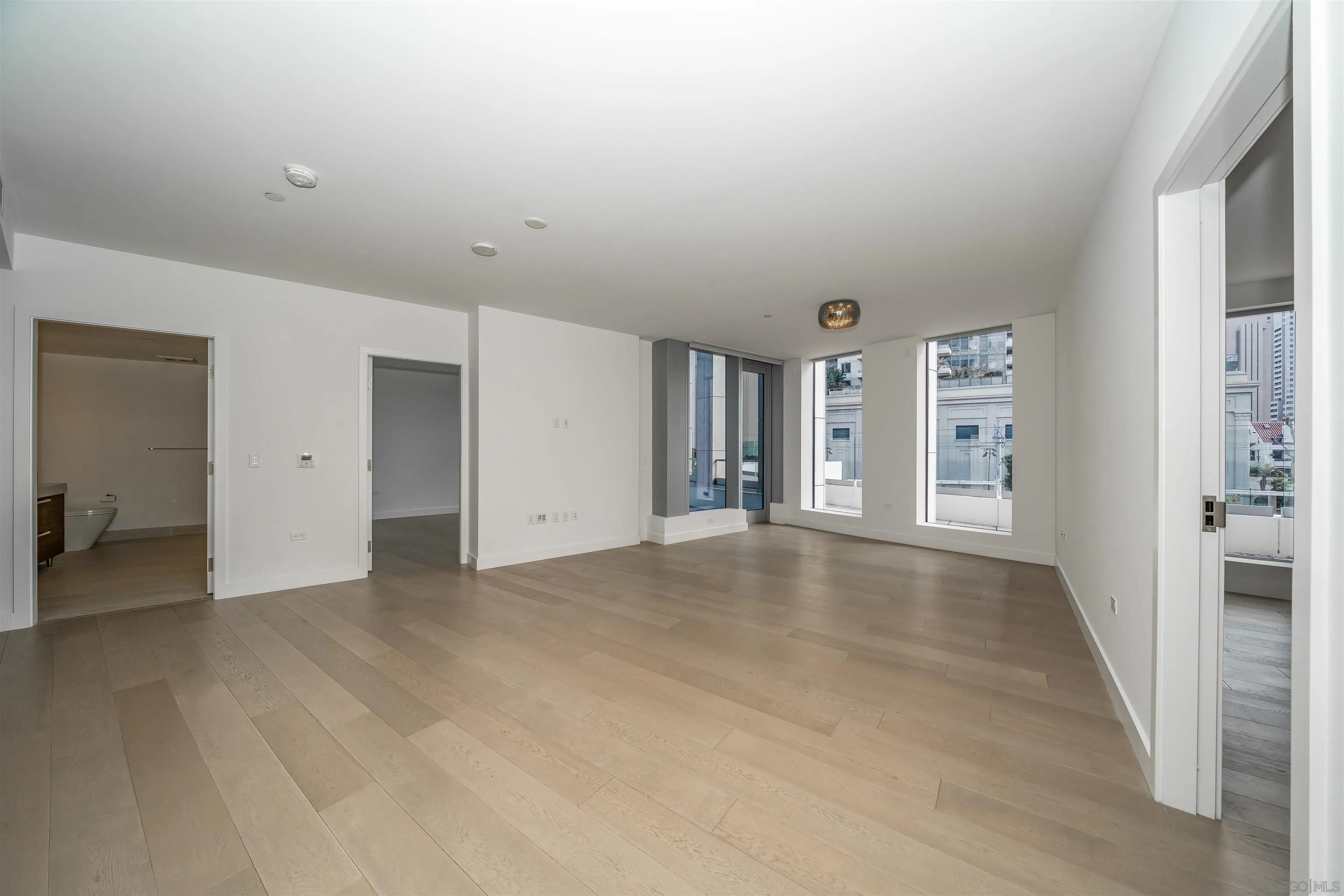888 W E St Unit 201