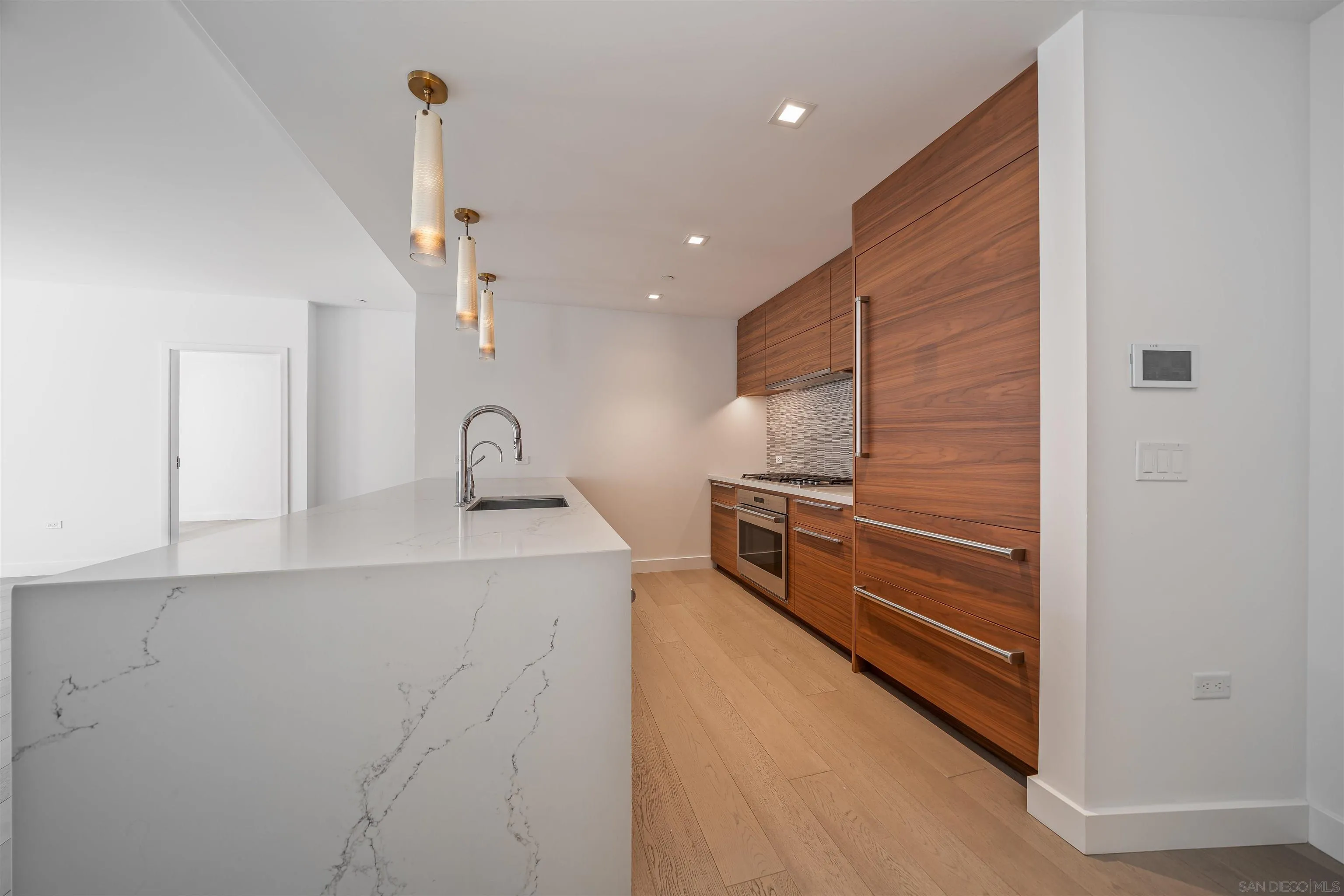 888 W E St Unit 201