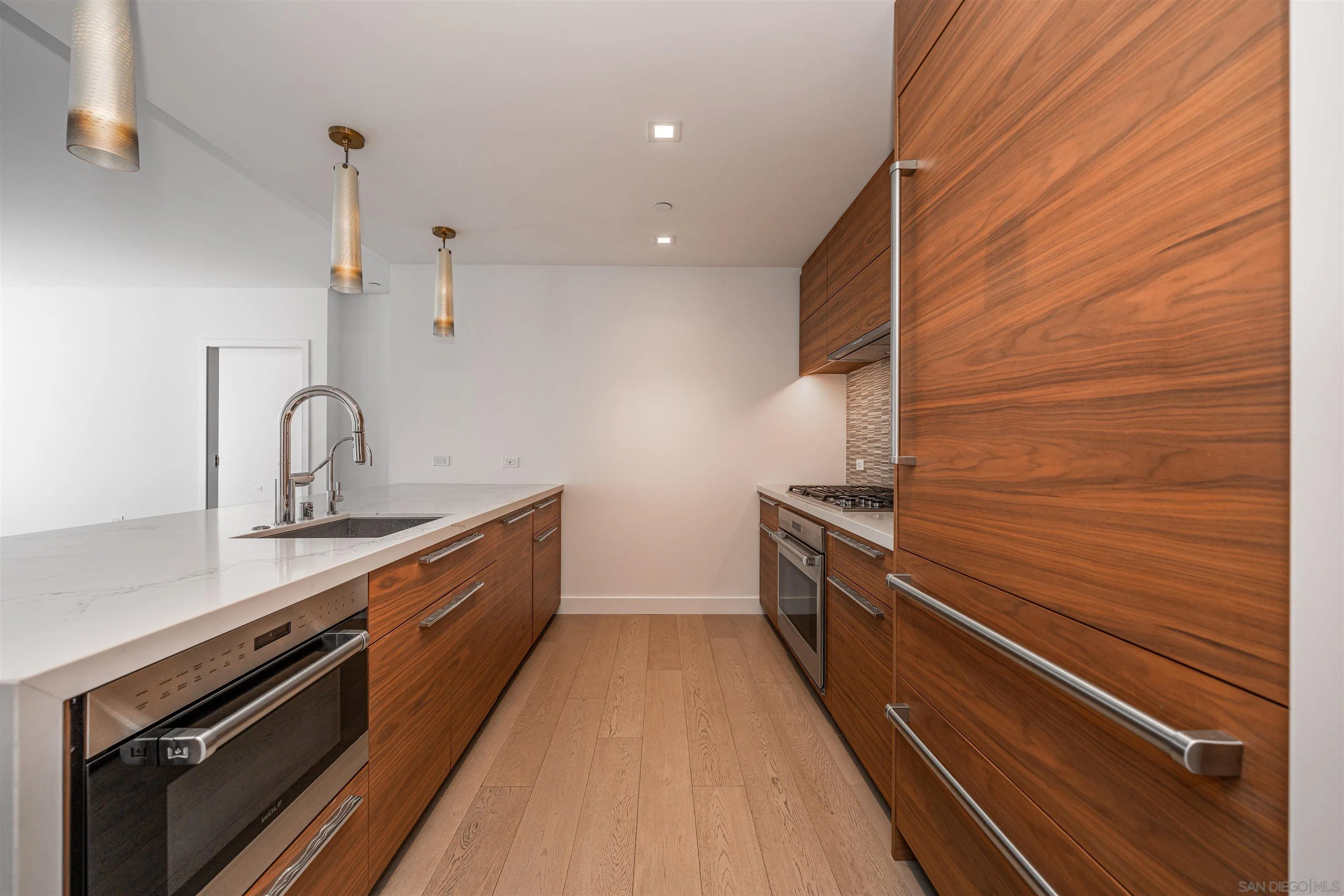 888 W E St Unit 201