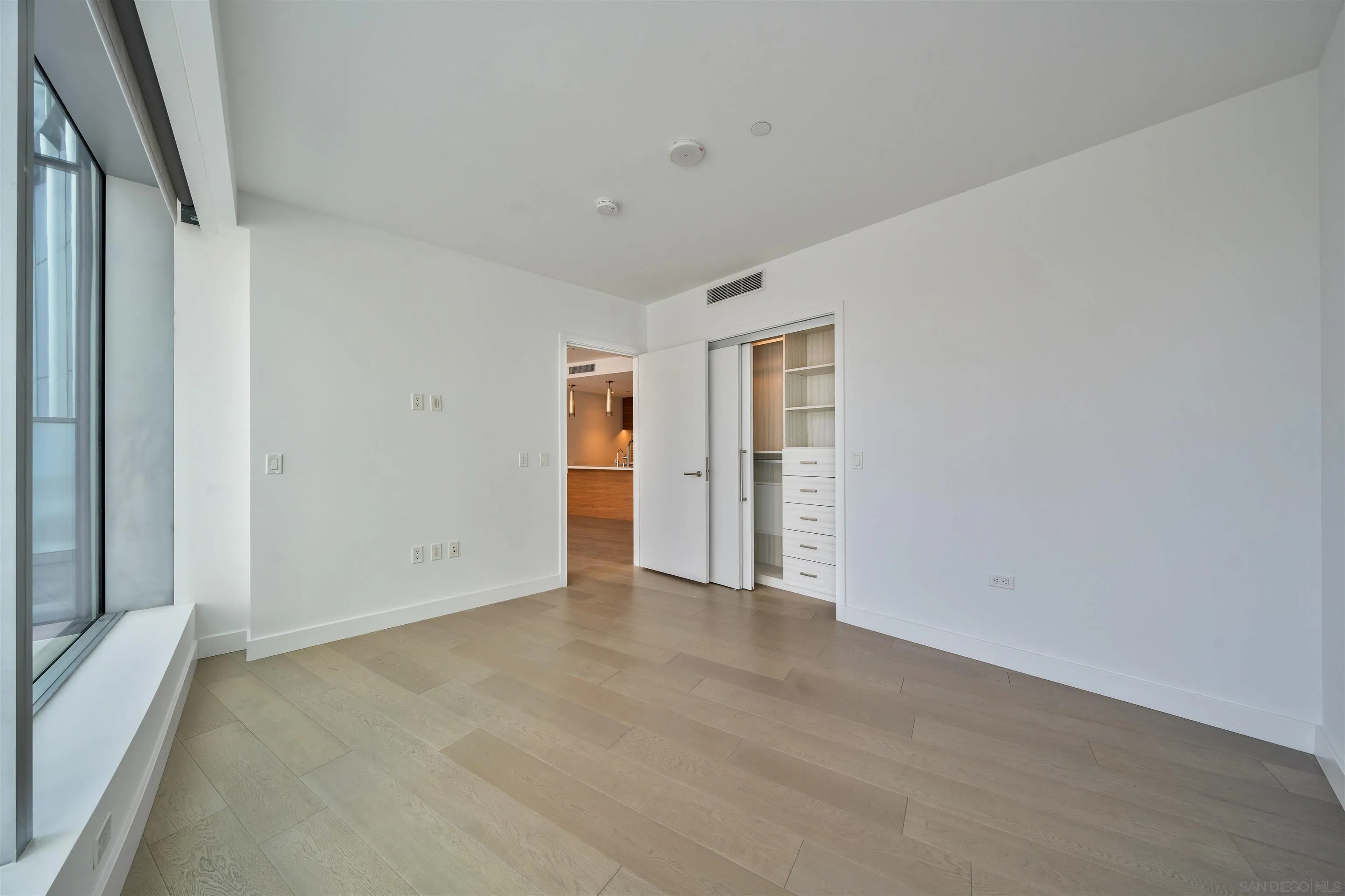 888 W E St Unit 201