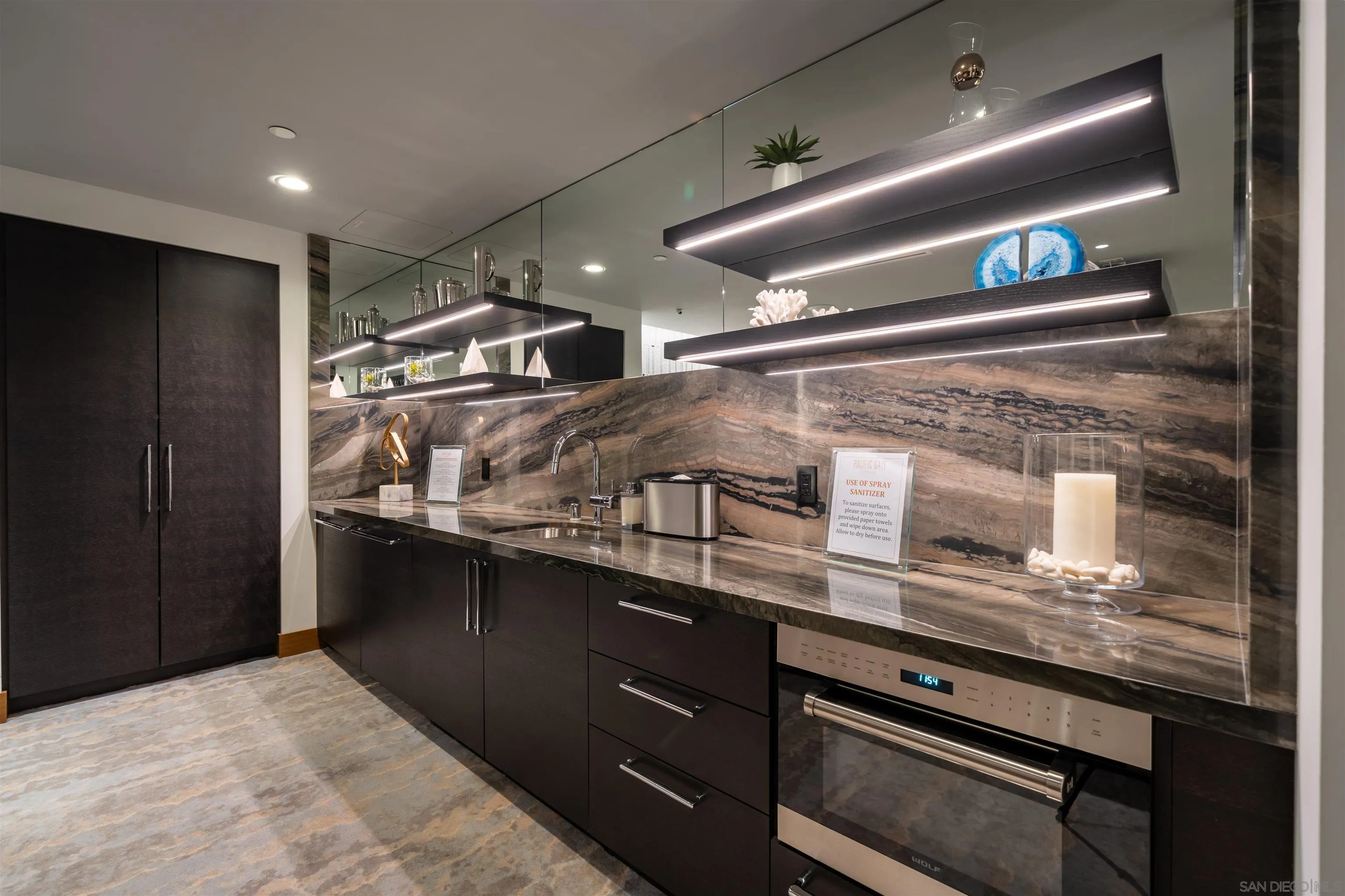 888 W E St Unit 201