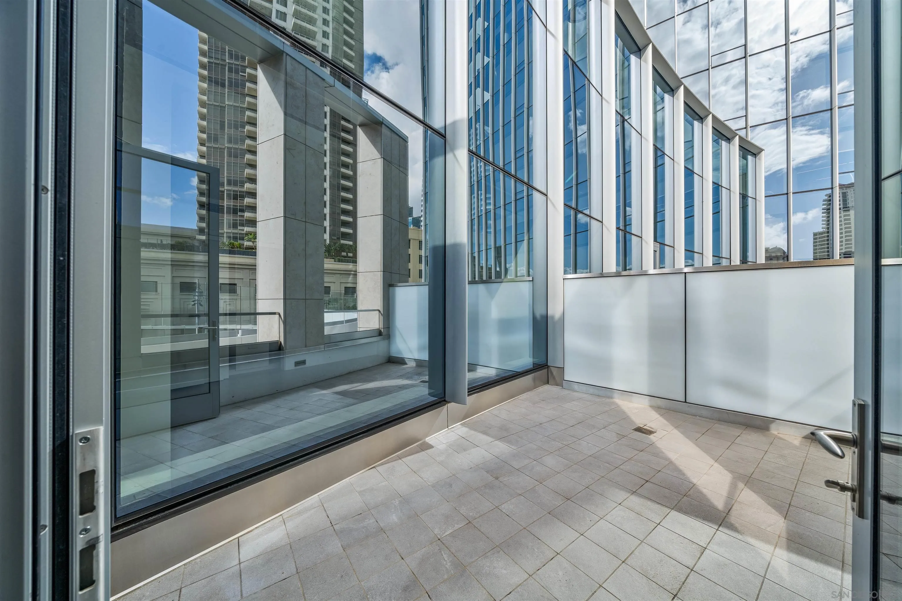 888 W E St Unit 201