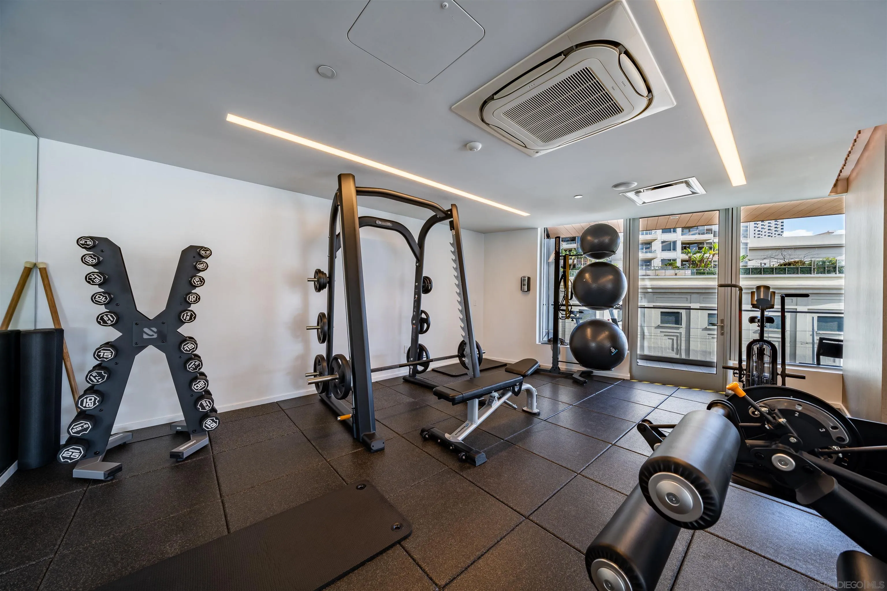 888 W E St Unit 201