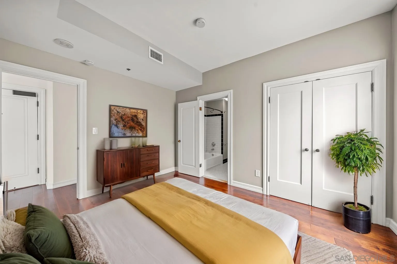 702 Ash St Unit 202