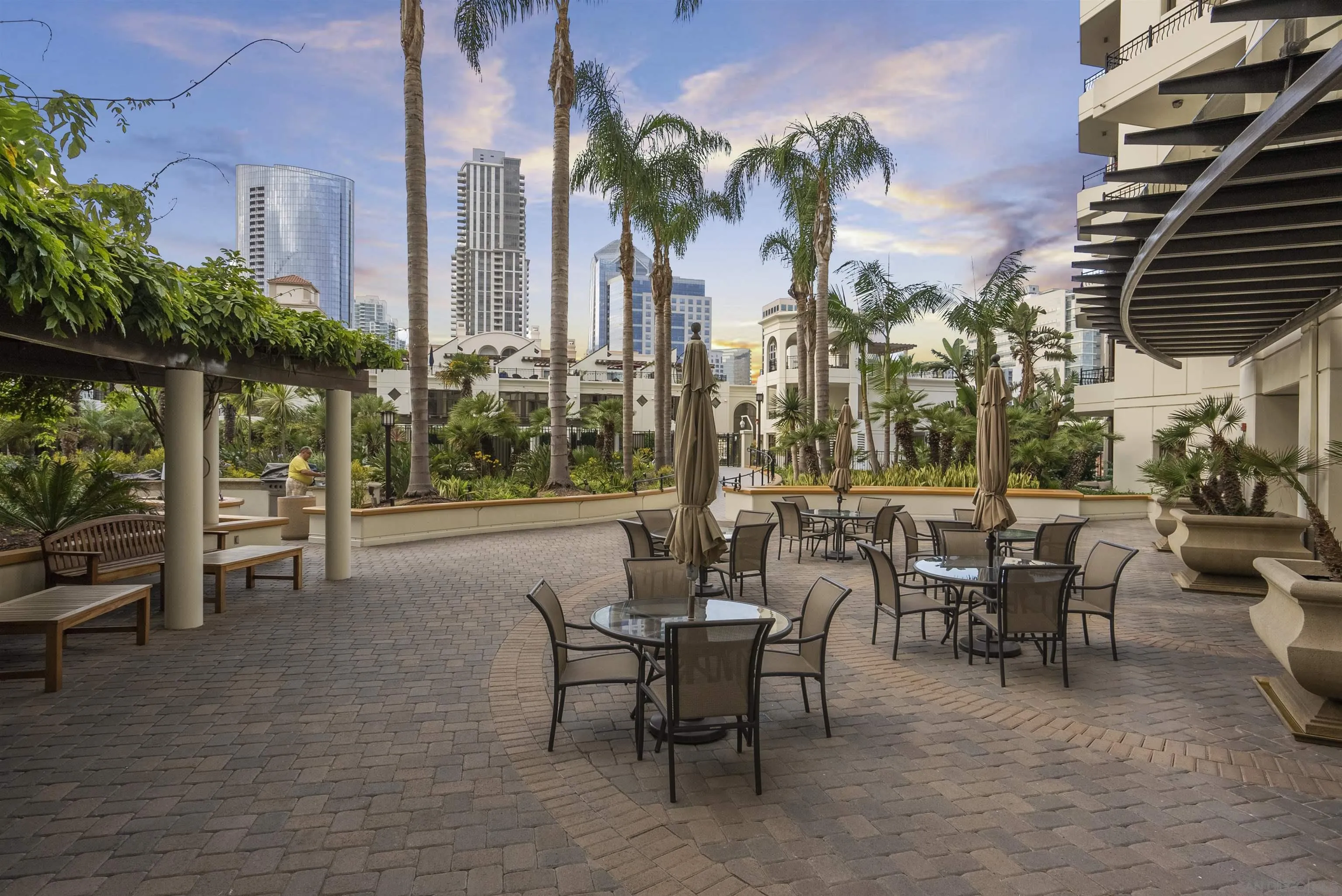 700 W Harbor Dr Ste Th5