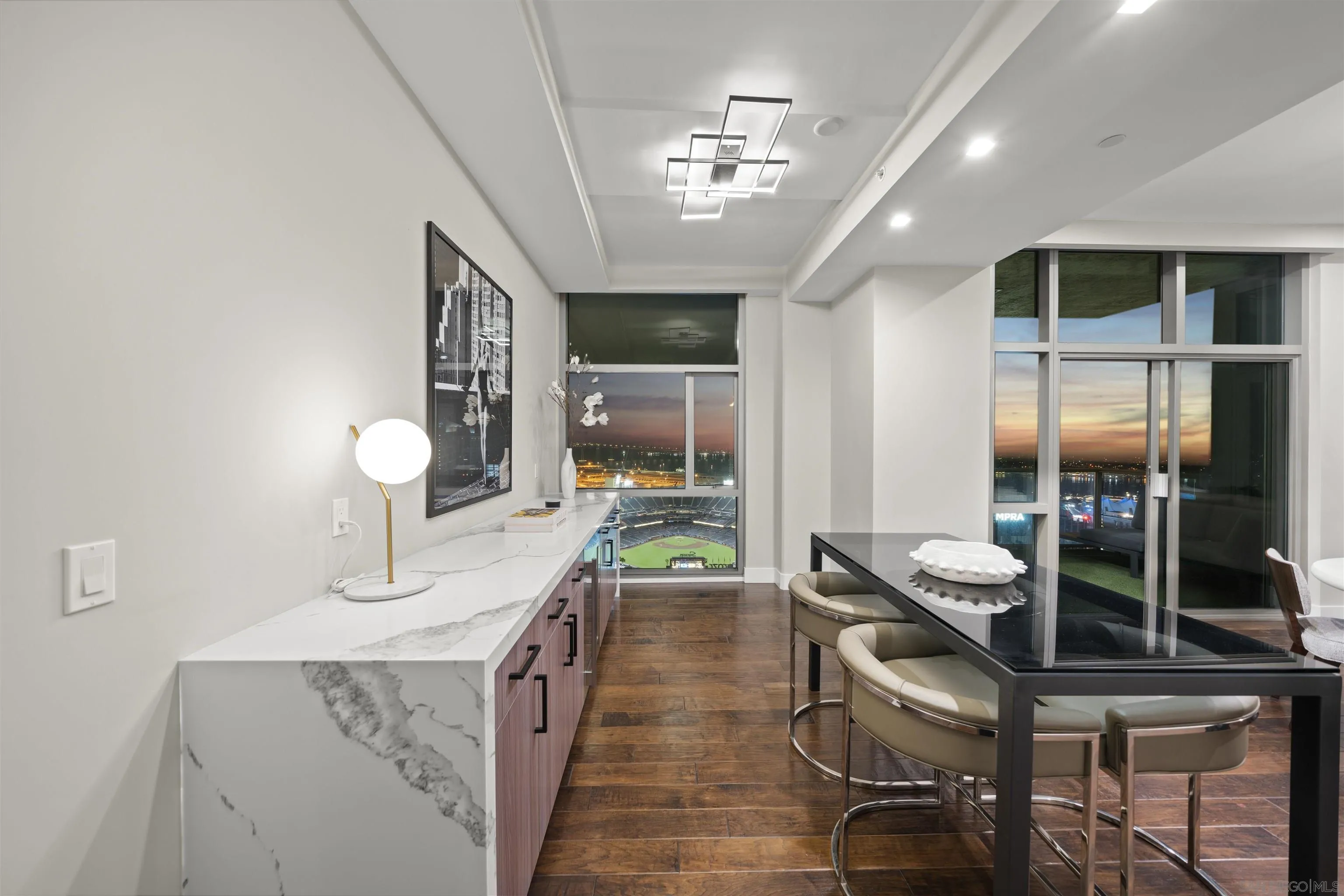 800 The Mark Ln Unit 3003