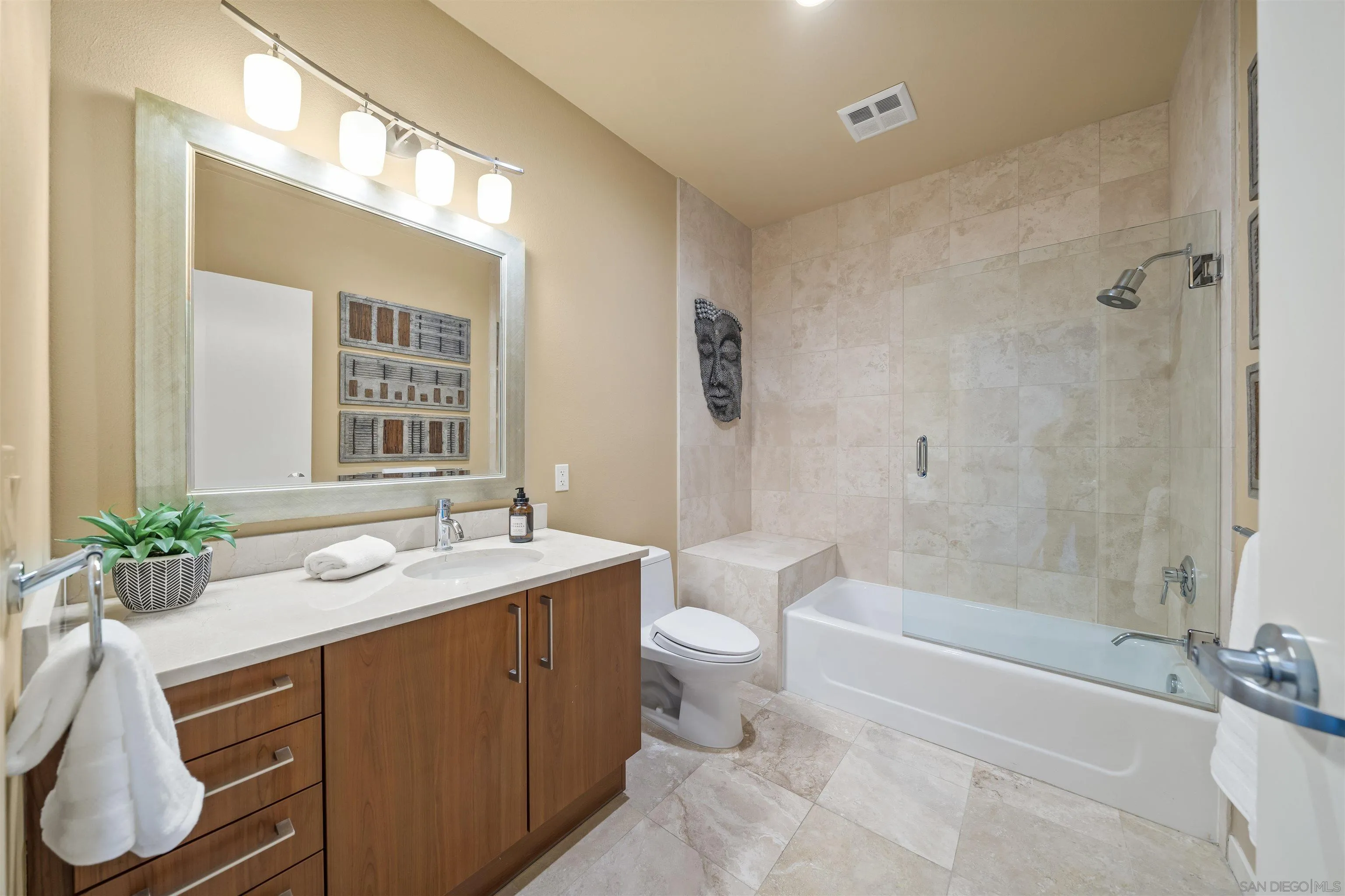 800 The Mark Ln Unit 3003