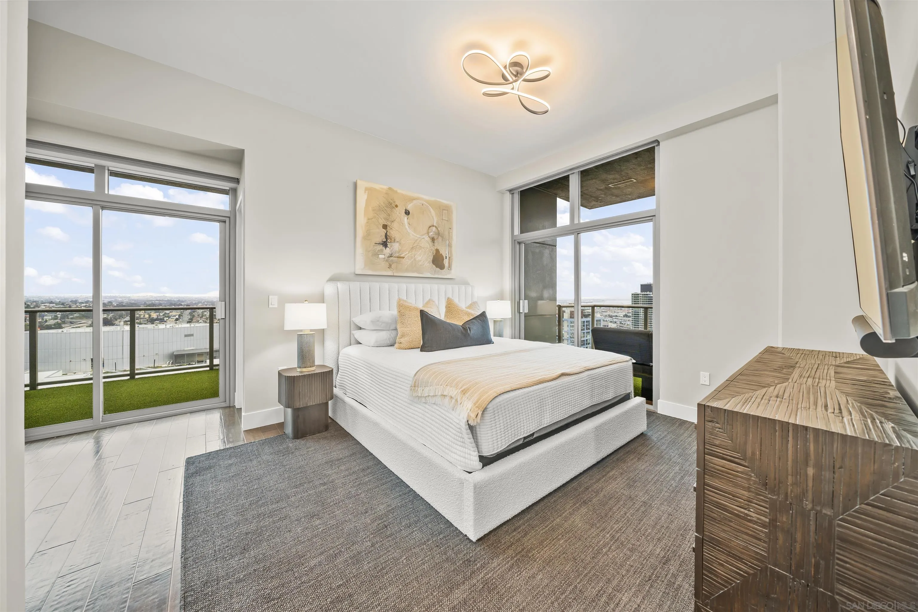 800 The Mark Ln Unit 3003
