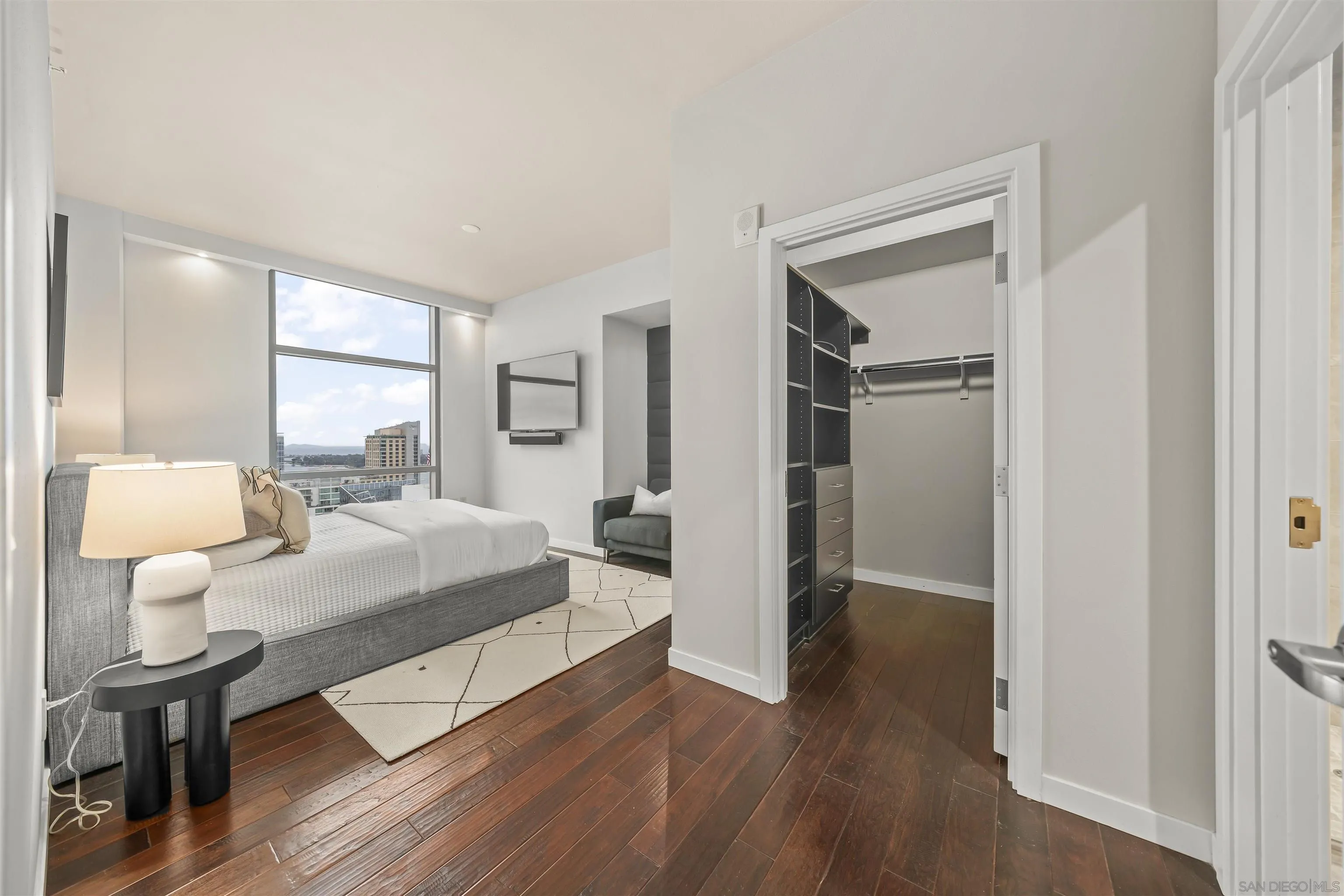 800 The Mark Ln Unit 3003