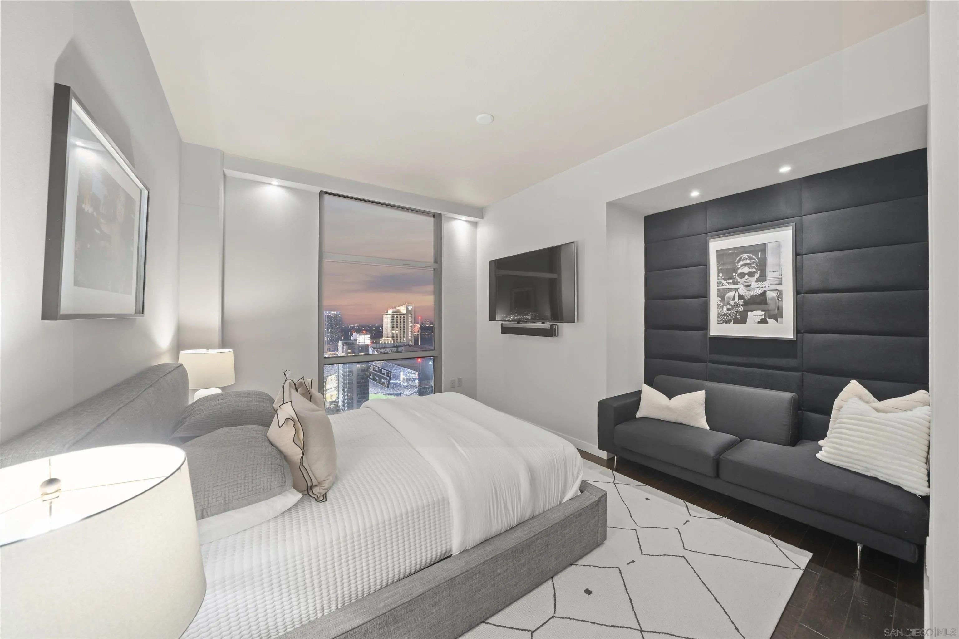 800 The Mark Ln Unit 3003