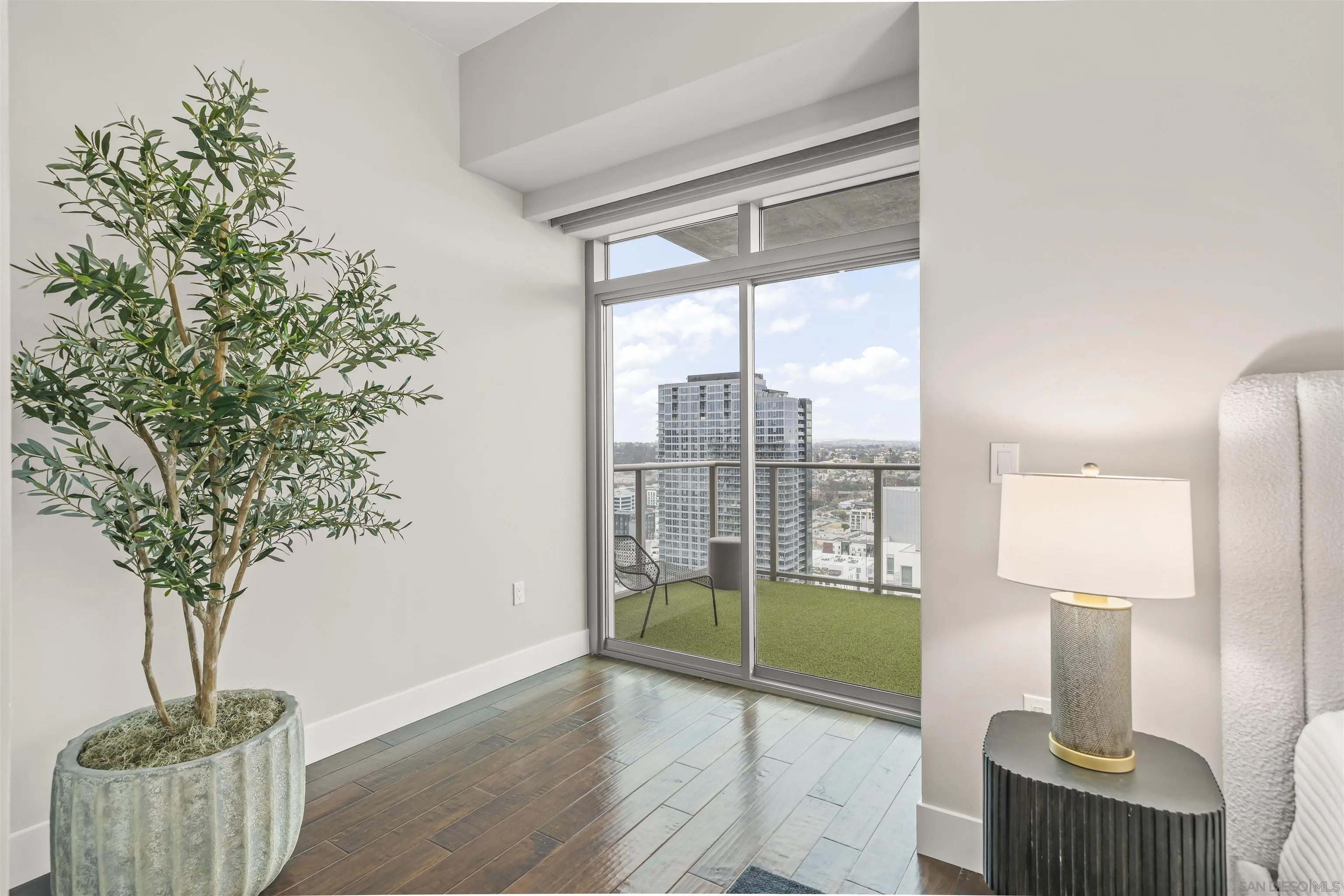 800 The Mark Ln Unit 3003