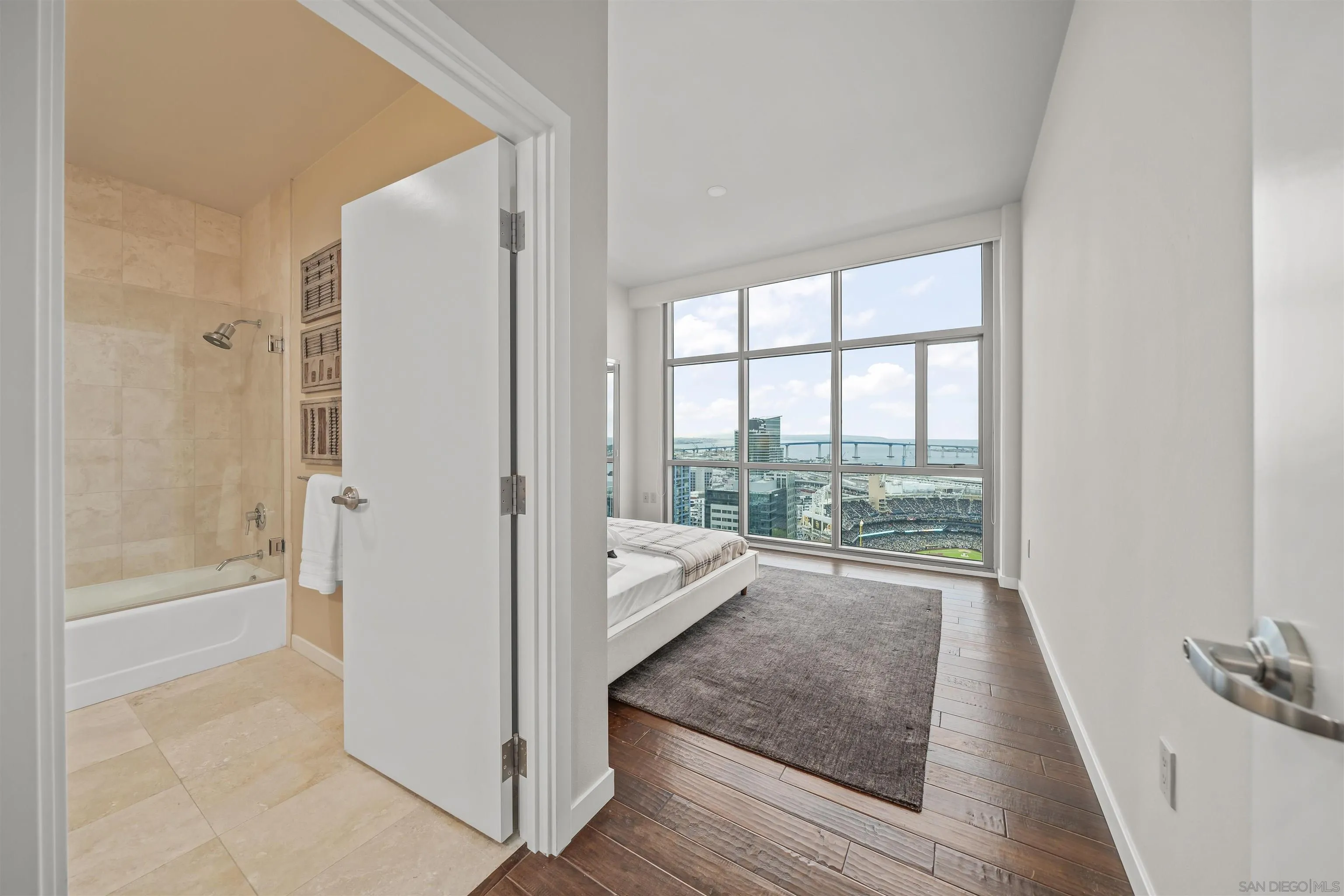 800 The Mark Ln Unit 3003