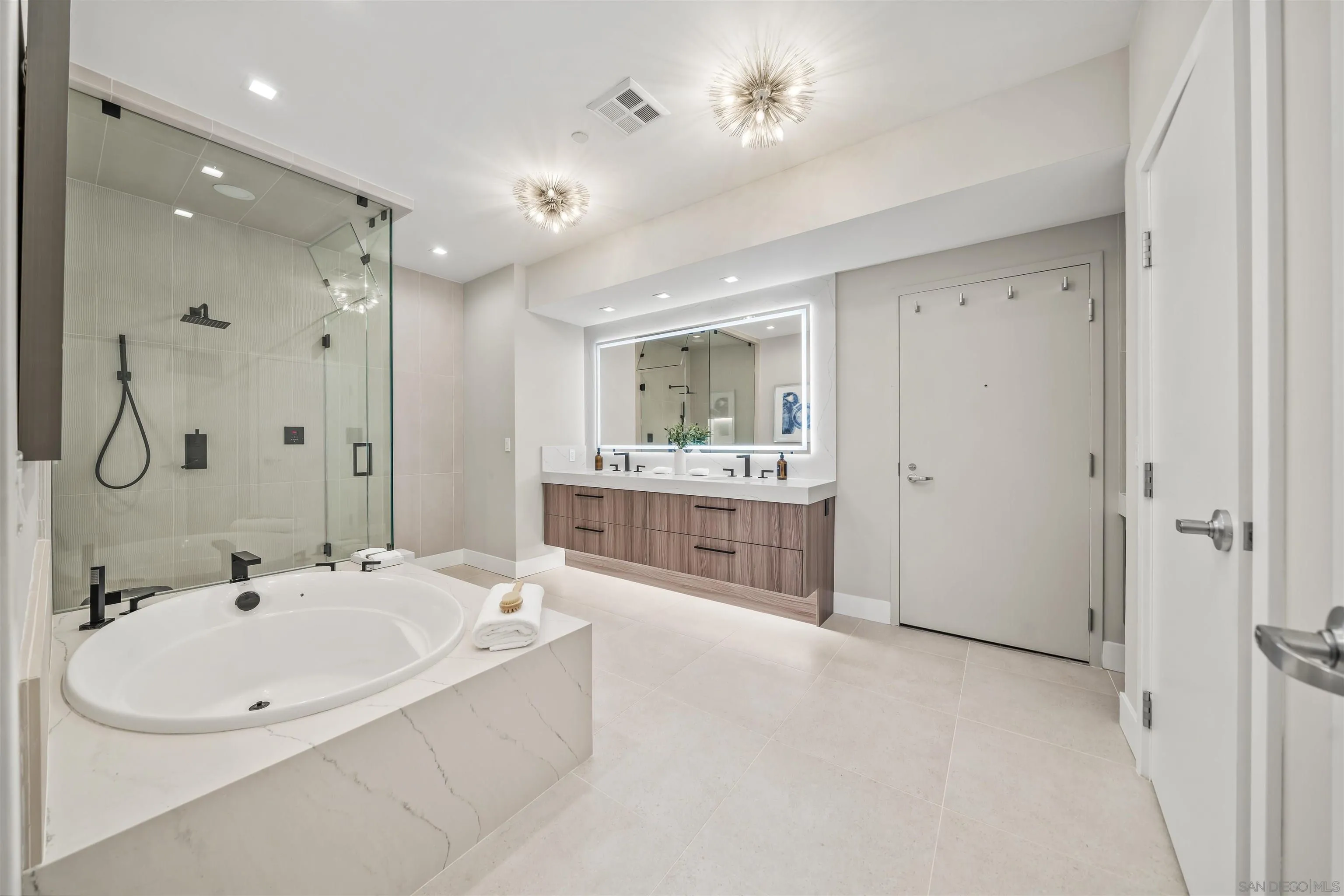 800 The Mark Ln Unit 3003