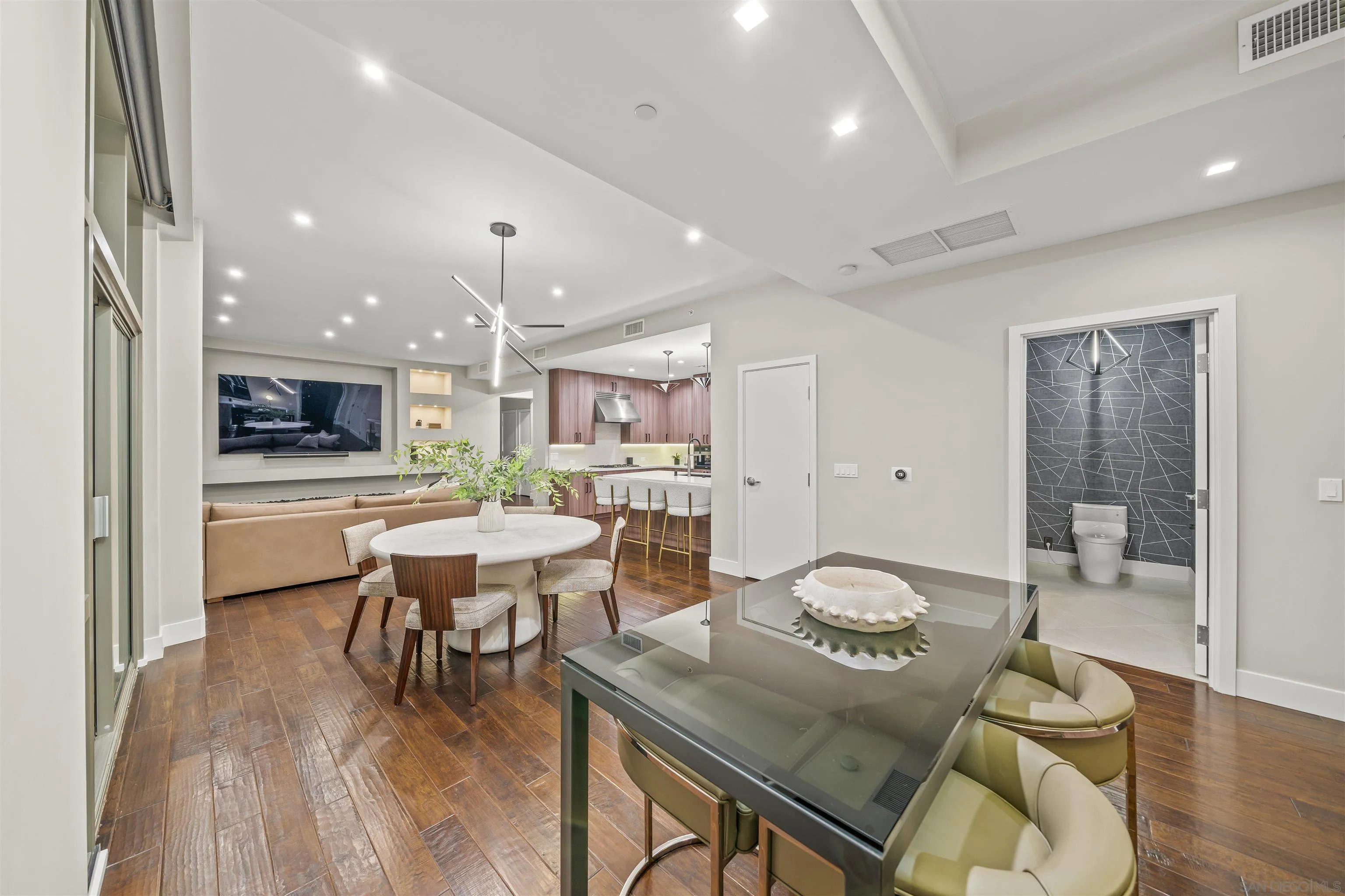 800 The Mark Ln Unit 3003