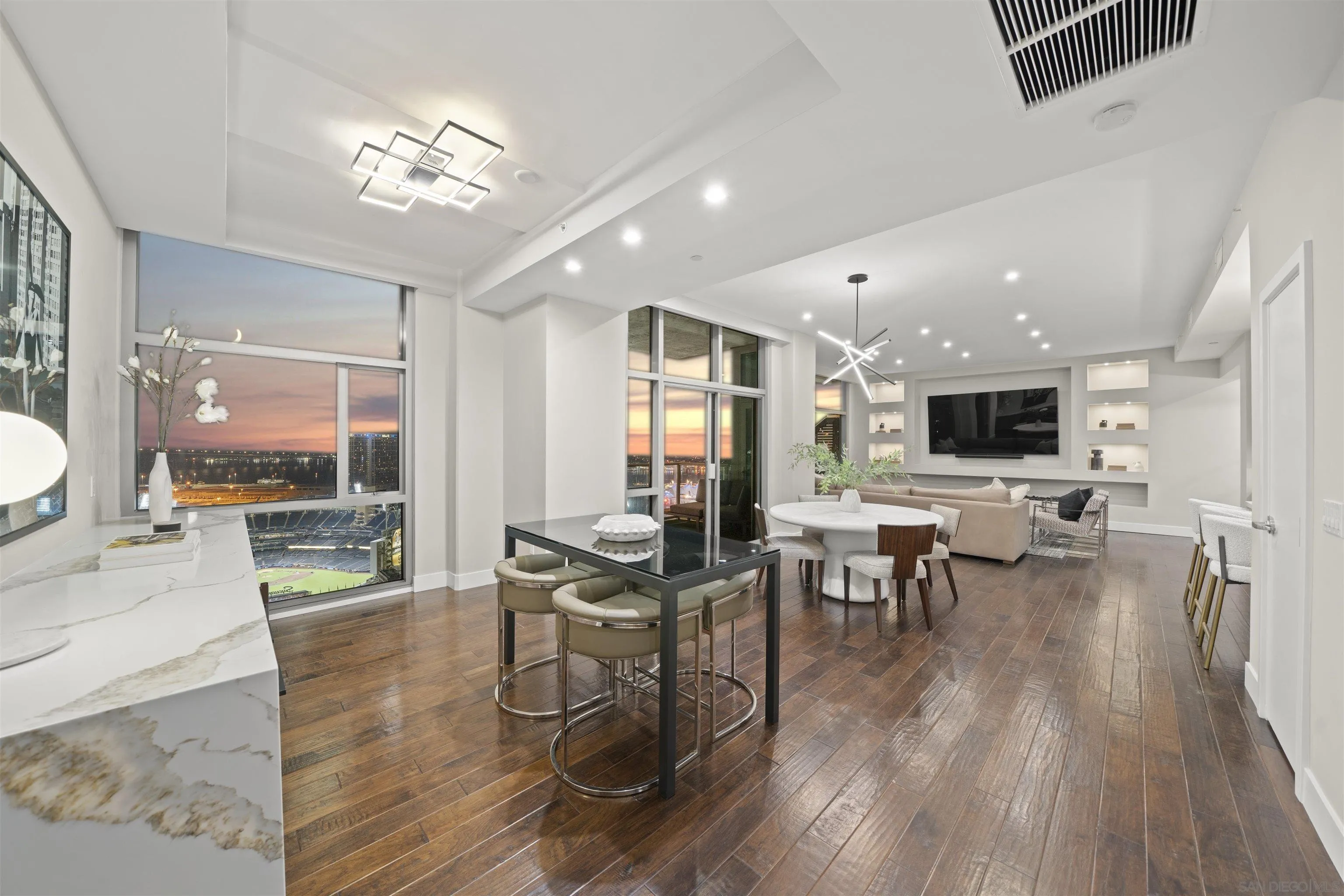 800 The Mark Ln Unit 3003