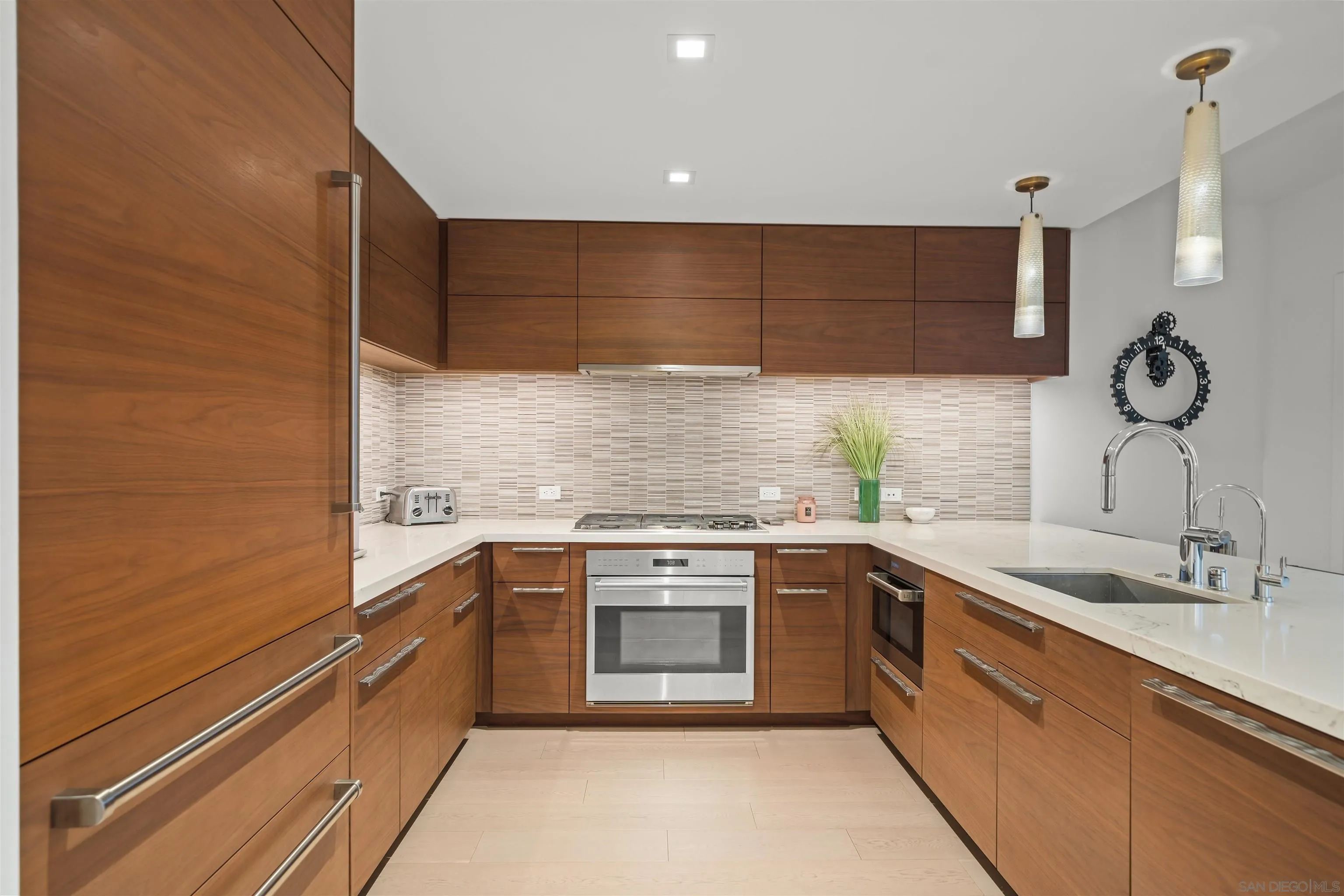 888 W E St Unit 603