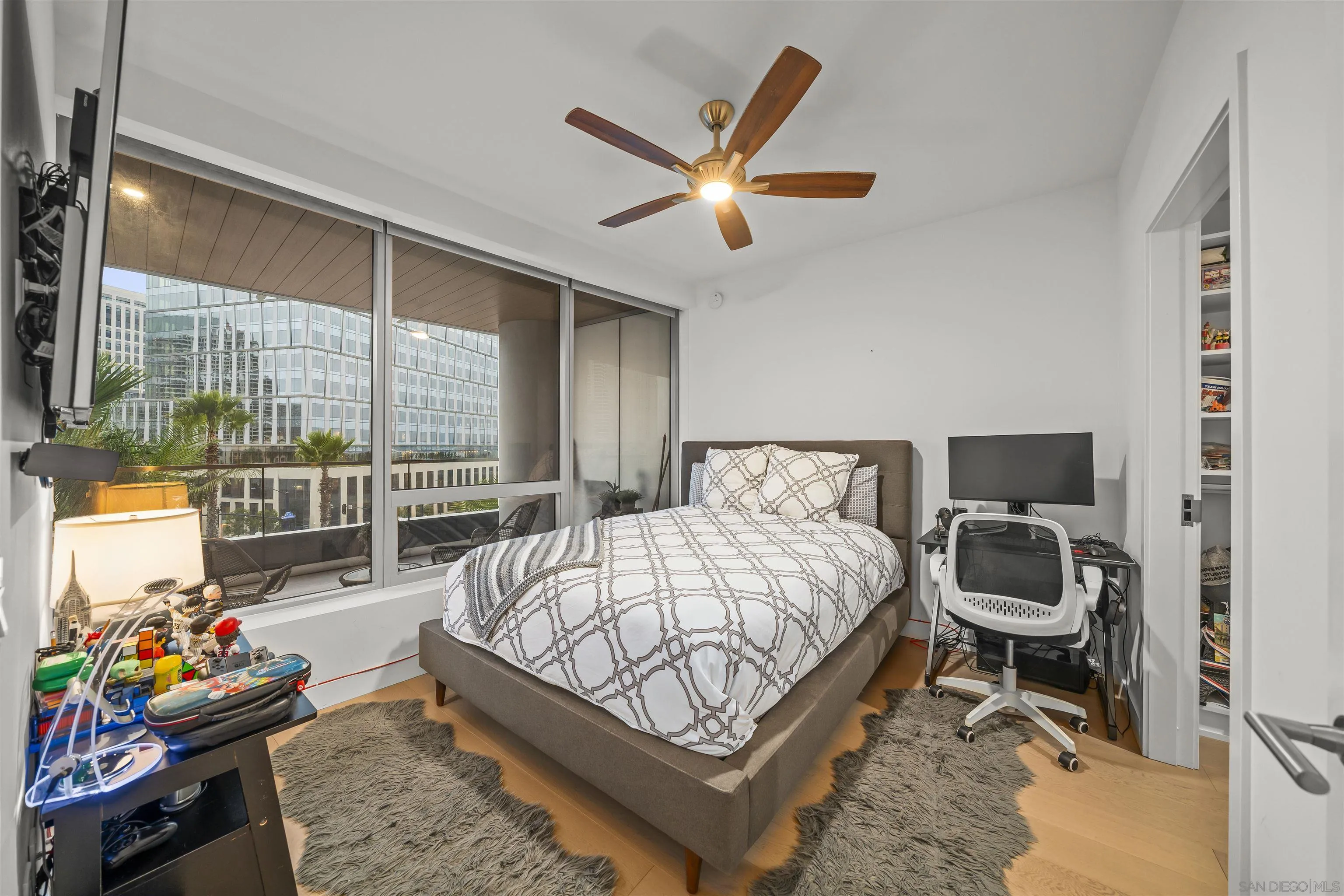 888 W E St Unit 603