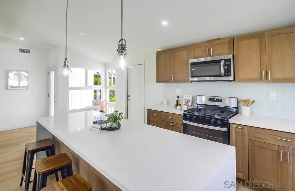 2673 Larkin Pl