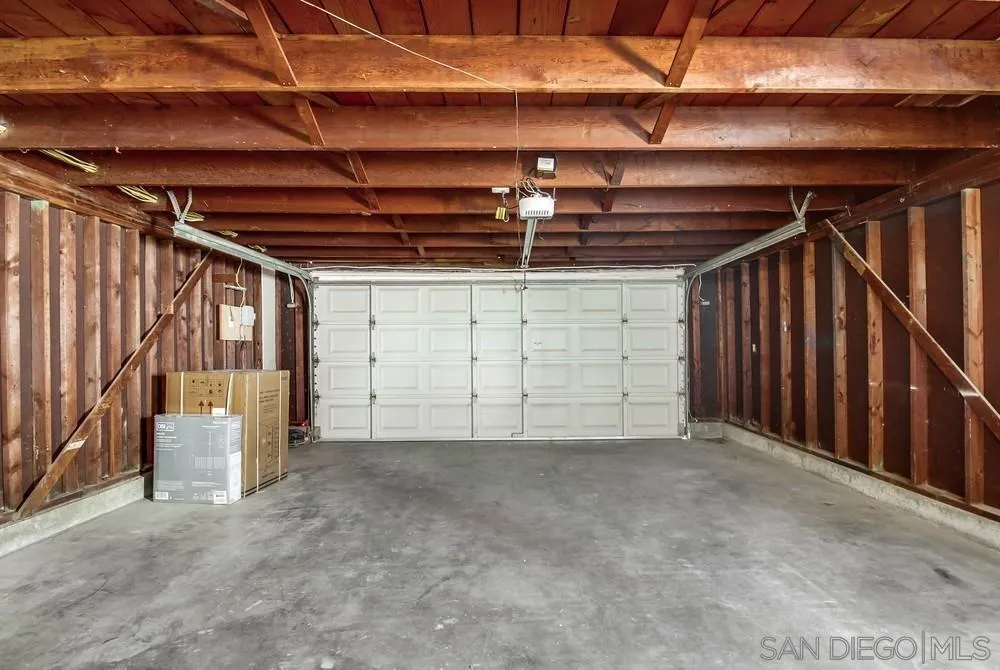2673 Larkin Pl