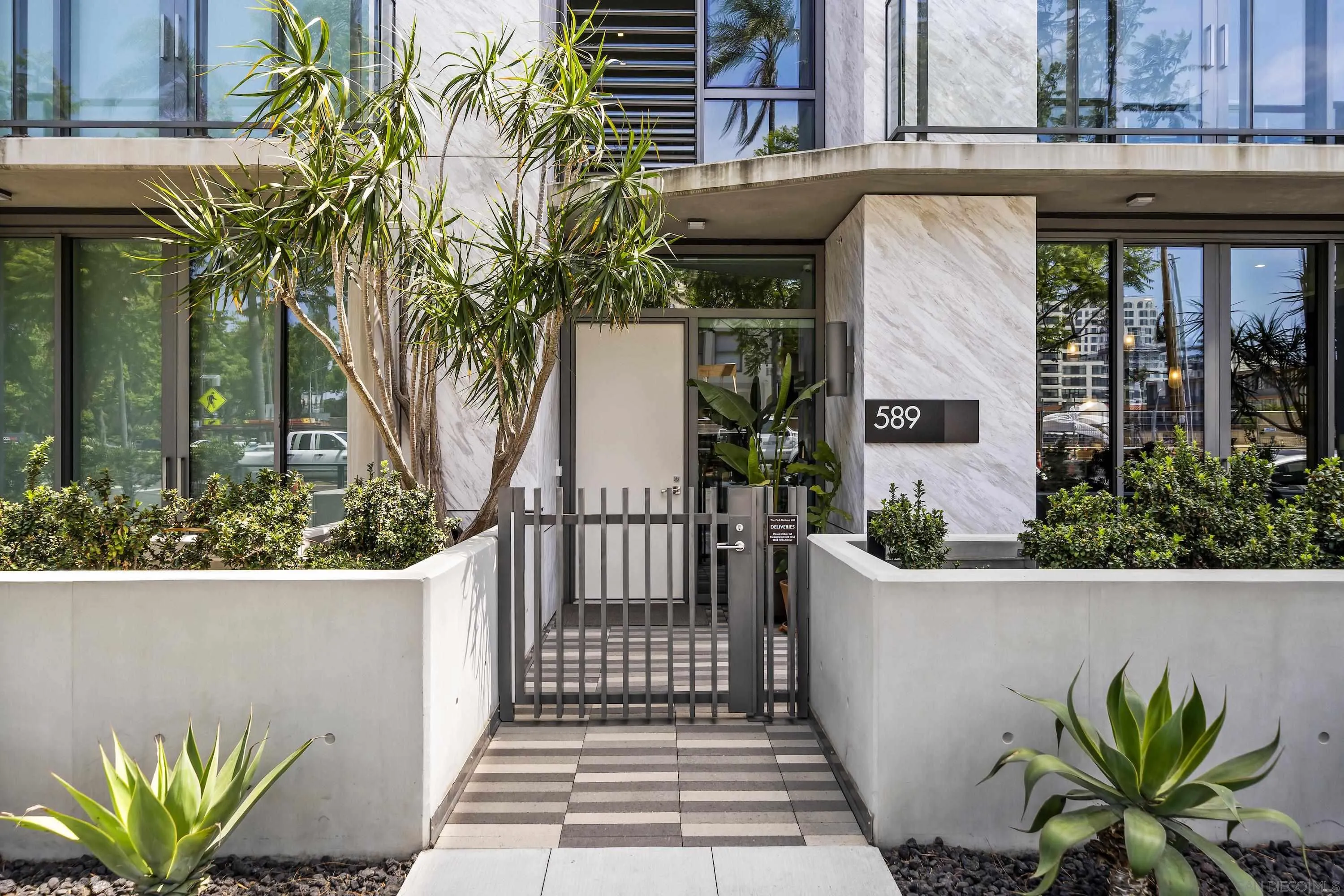 2855 5th Avenue Unit 100