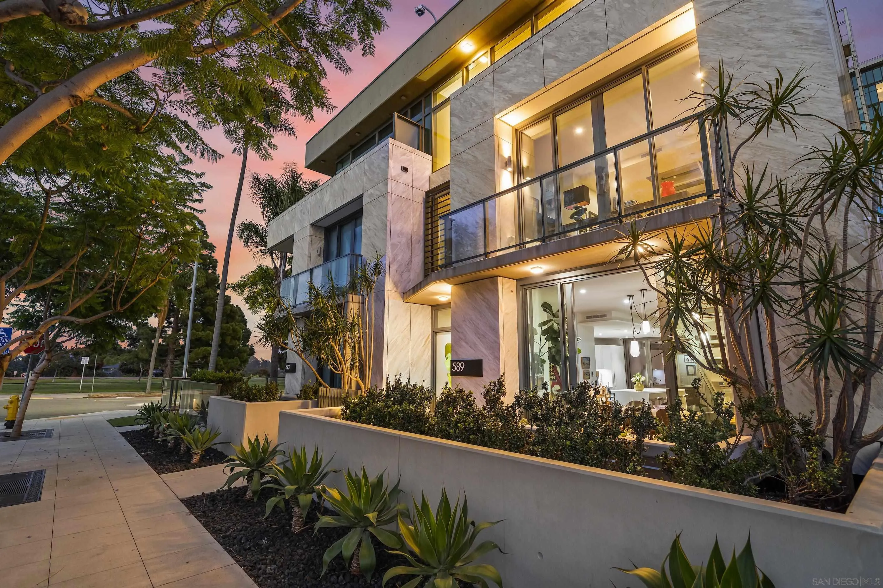 2855 5th Avenue Unit 100