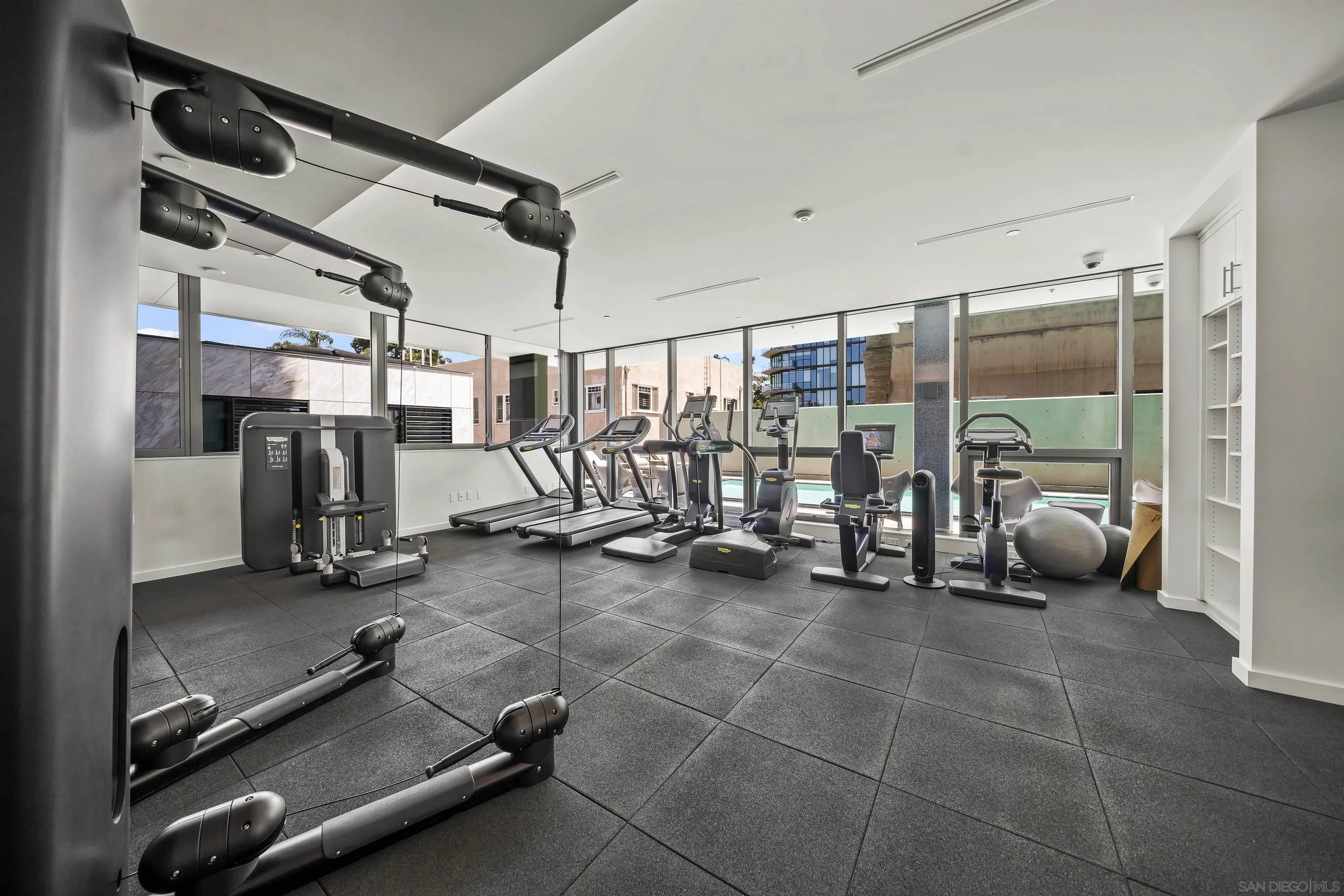 2855 5th Avenue Unit 100