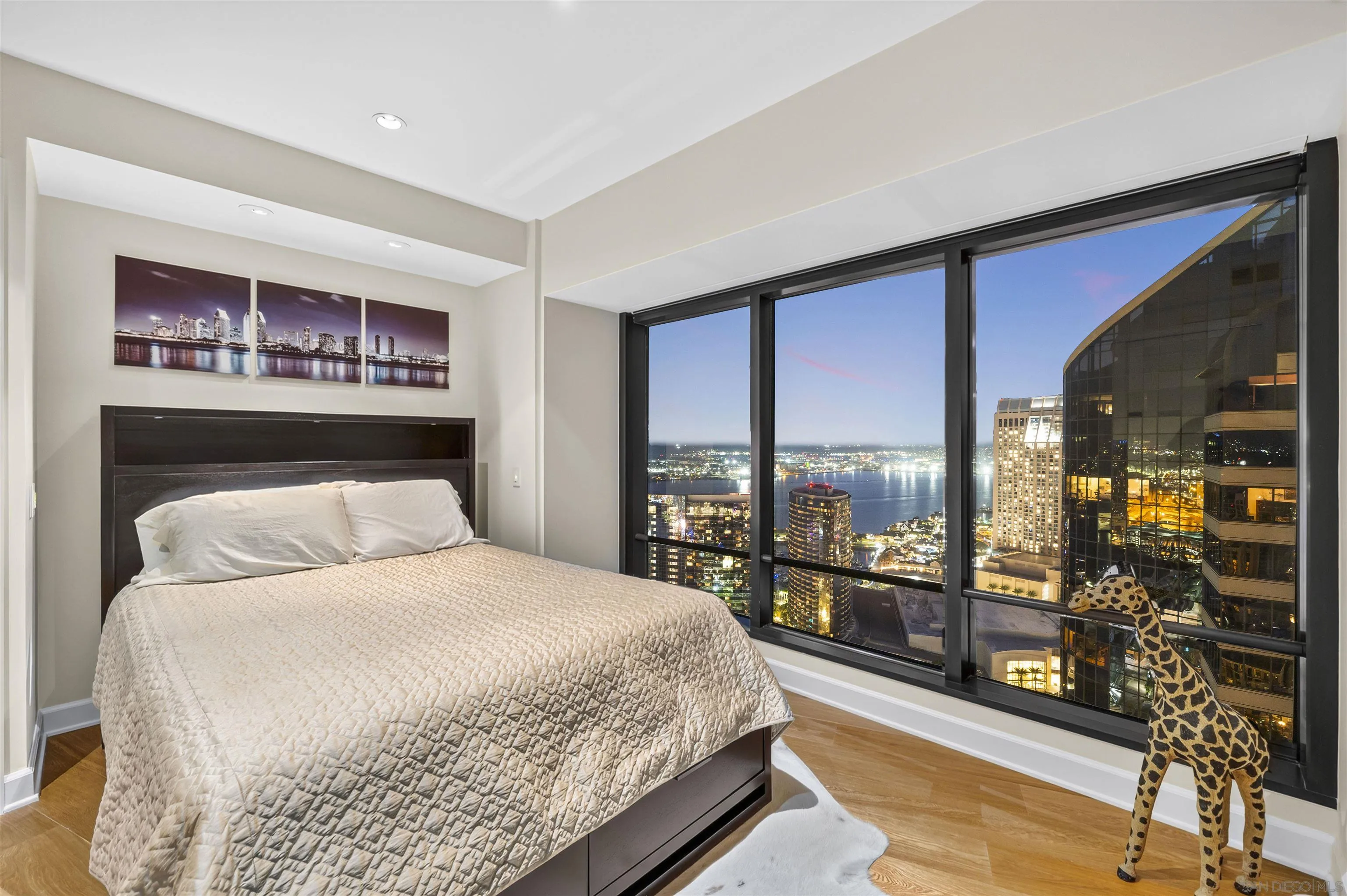 200 Harbor Drive Unit 3702