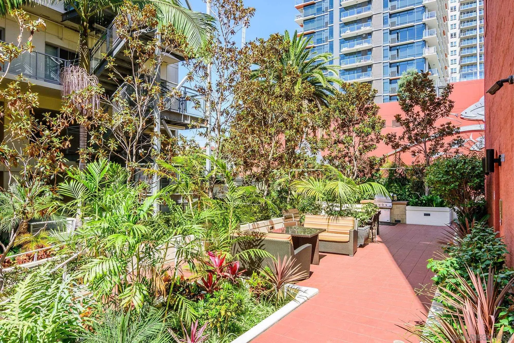 825 W Beech Street Unit 403
