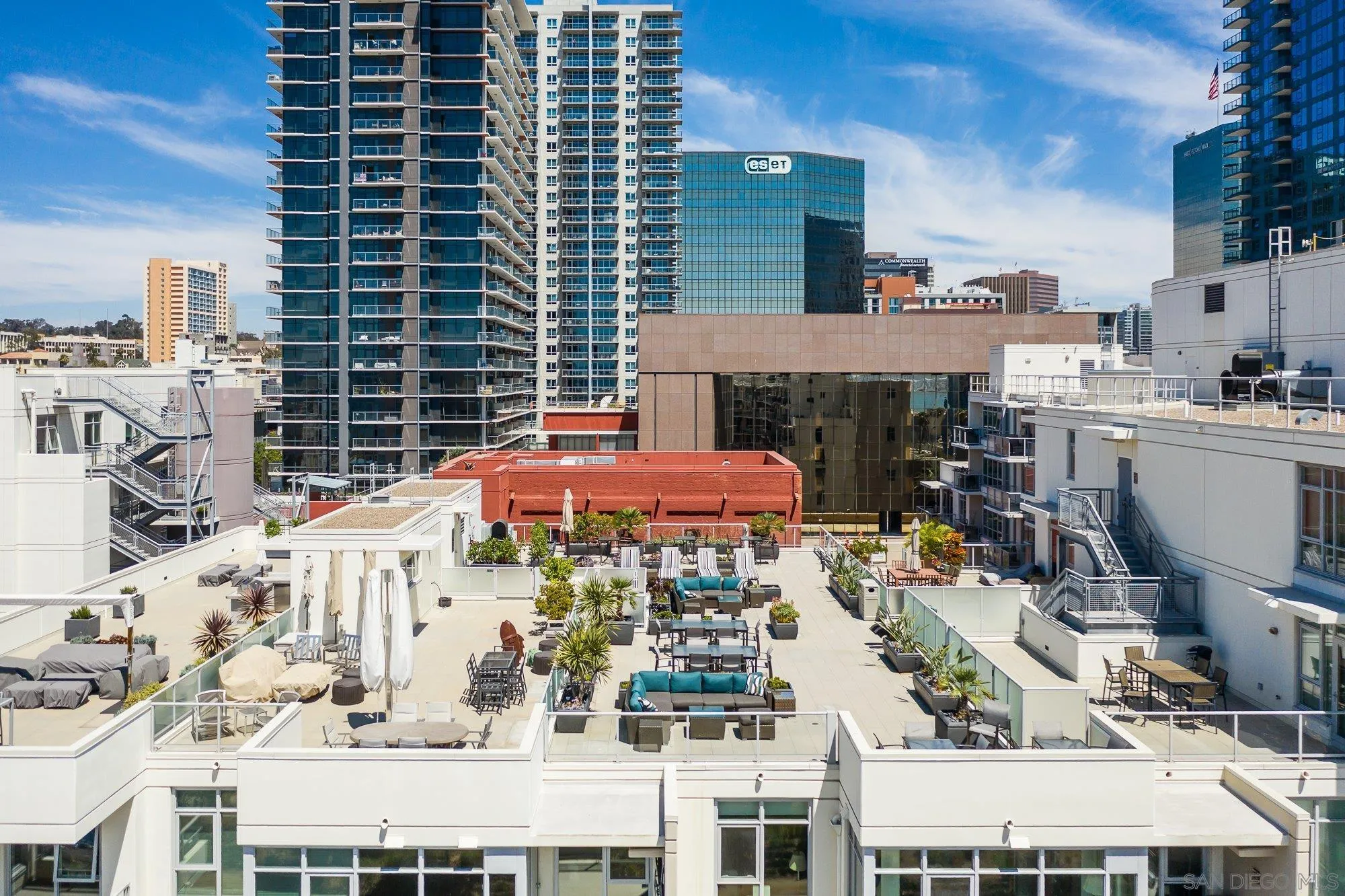 825 W Beech Street Unit 403