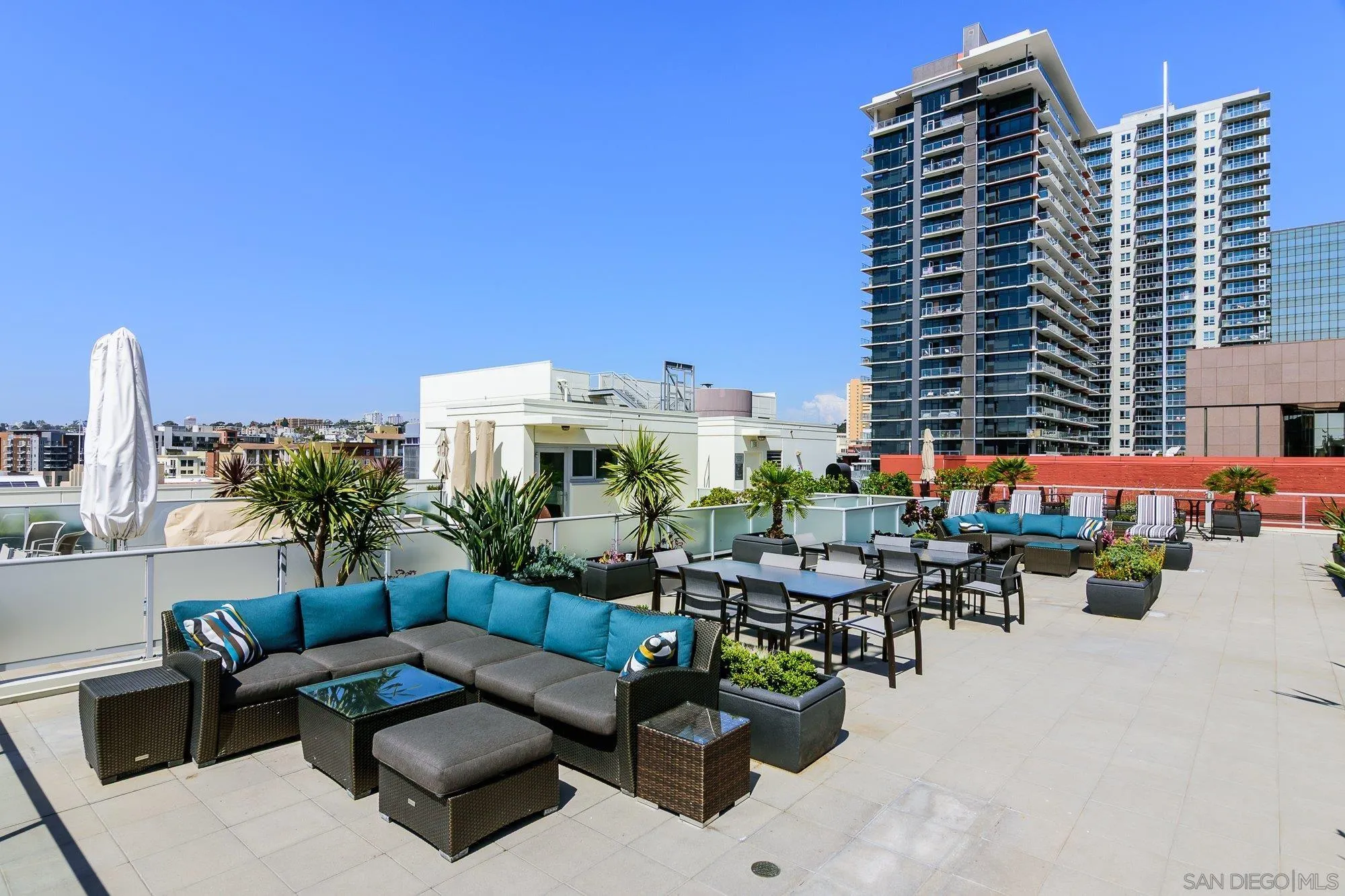 825 W Beech Street Unit 403