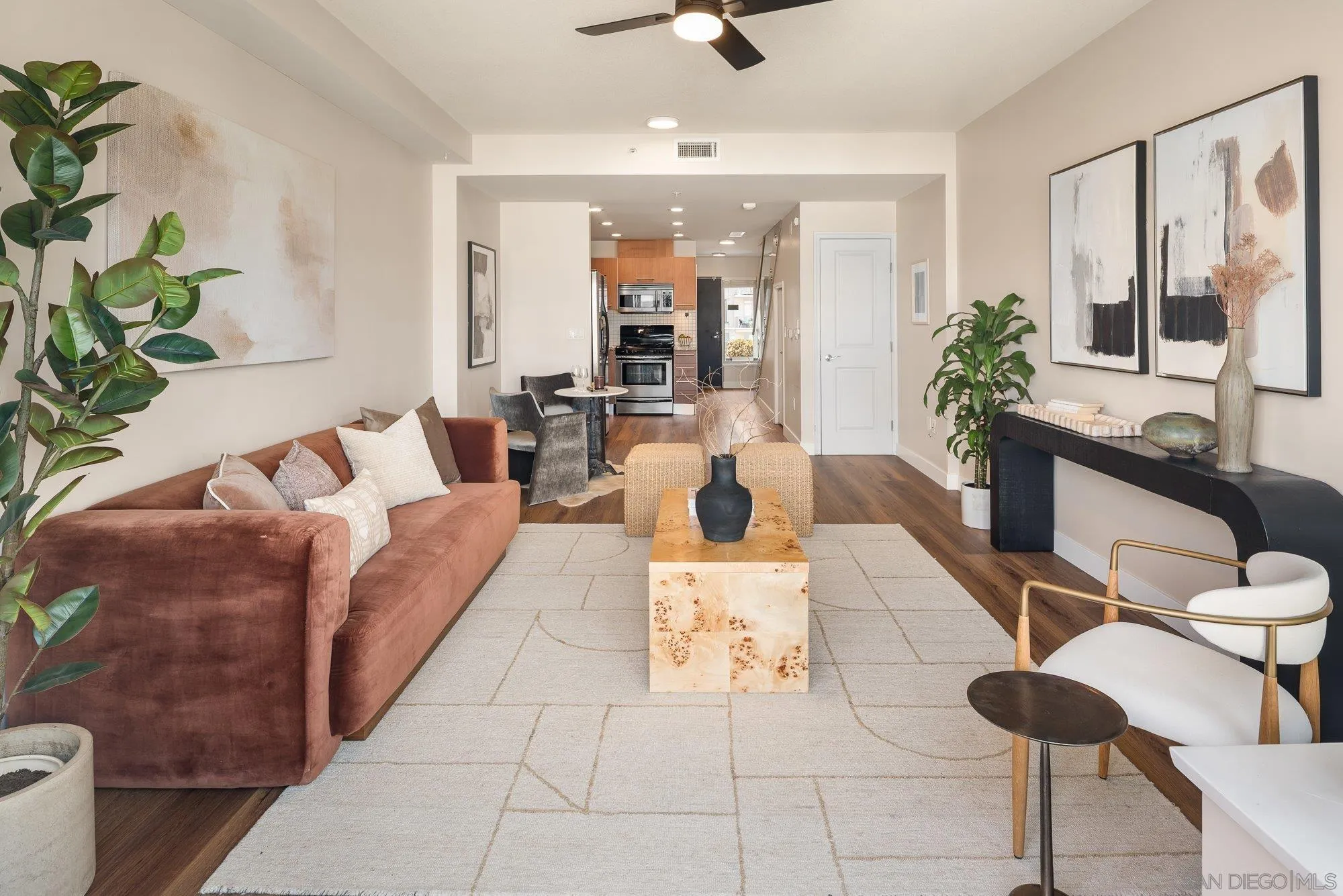 825 W Beech Street Unit 403