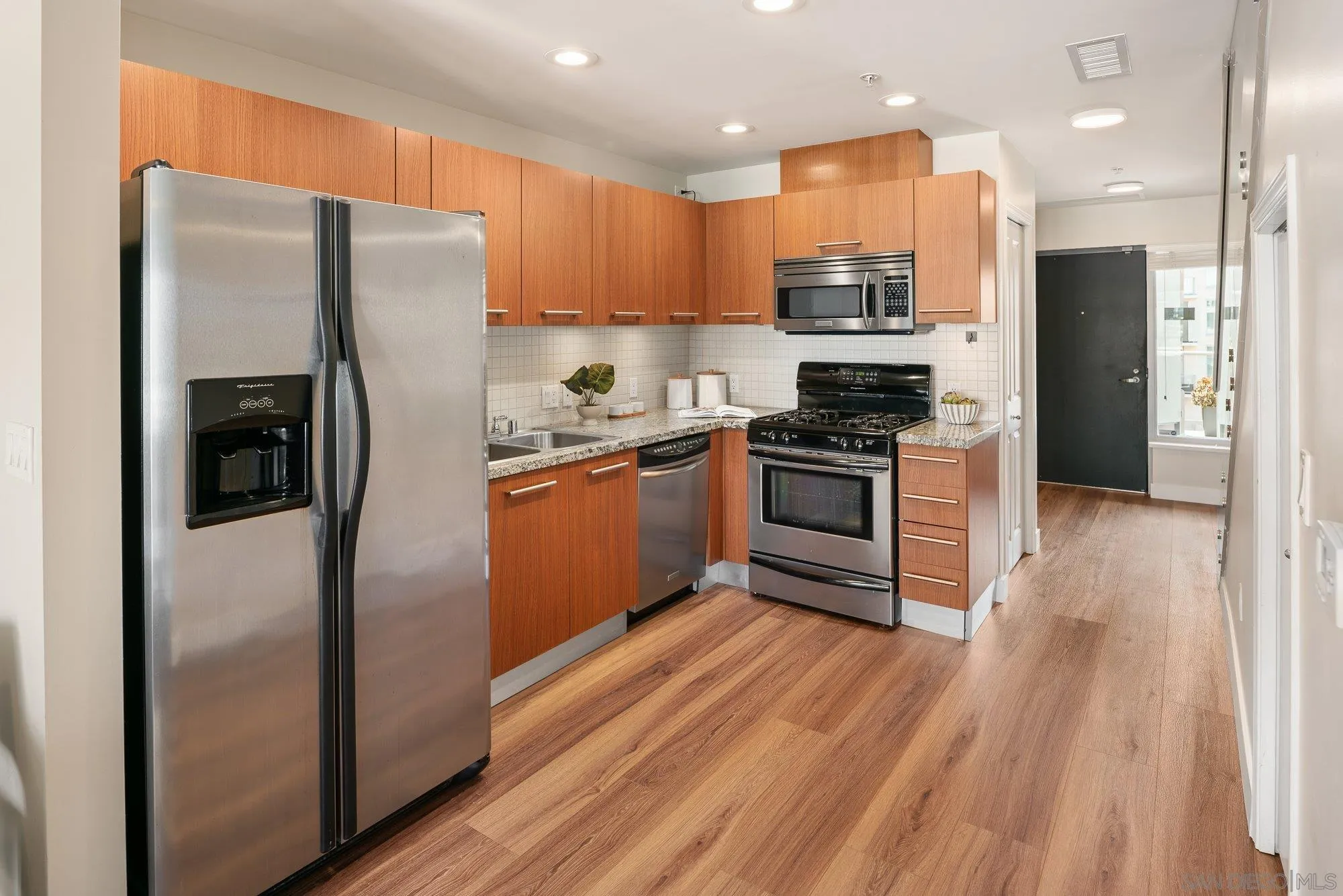 825 W Beech Street Unit 403