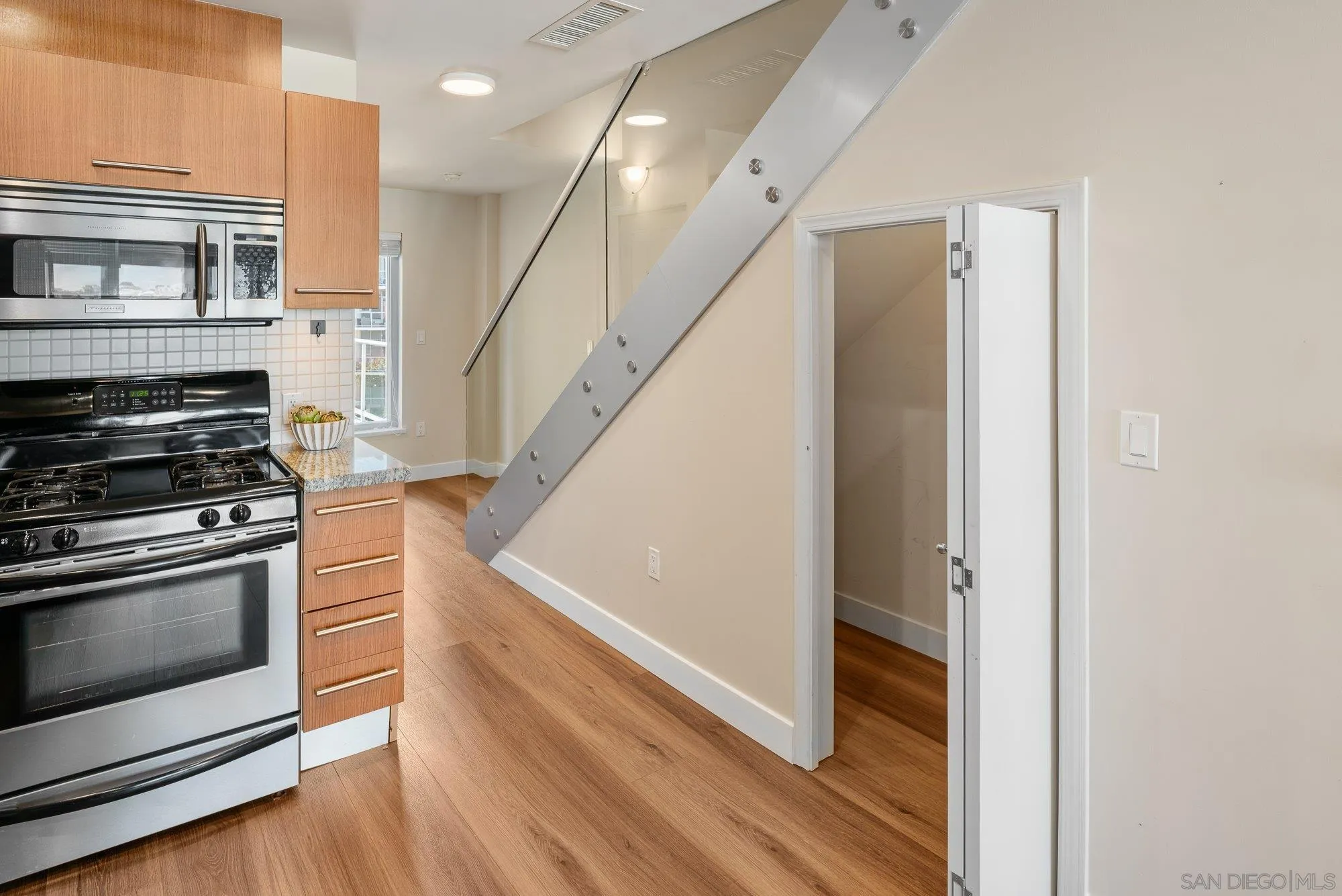 825 W Beech Street Unit 403