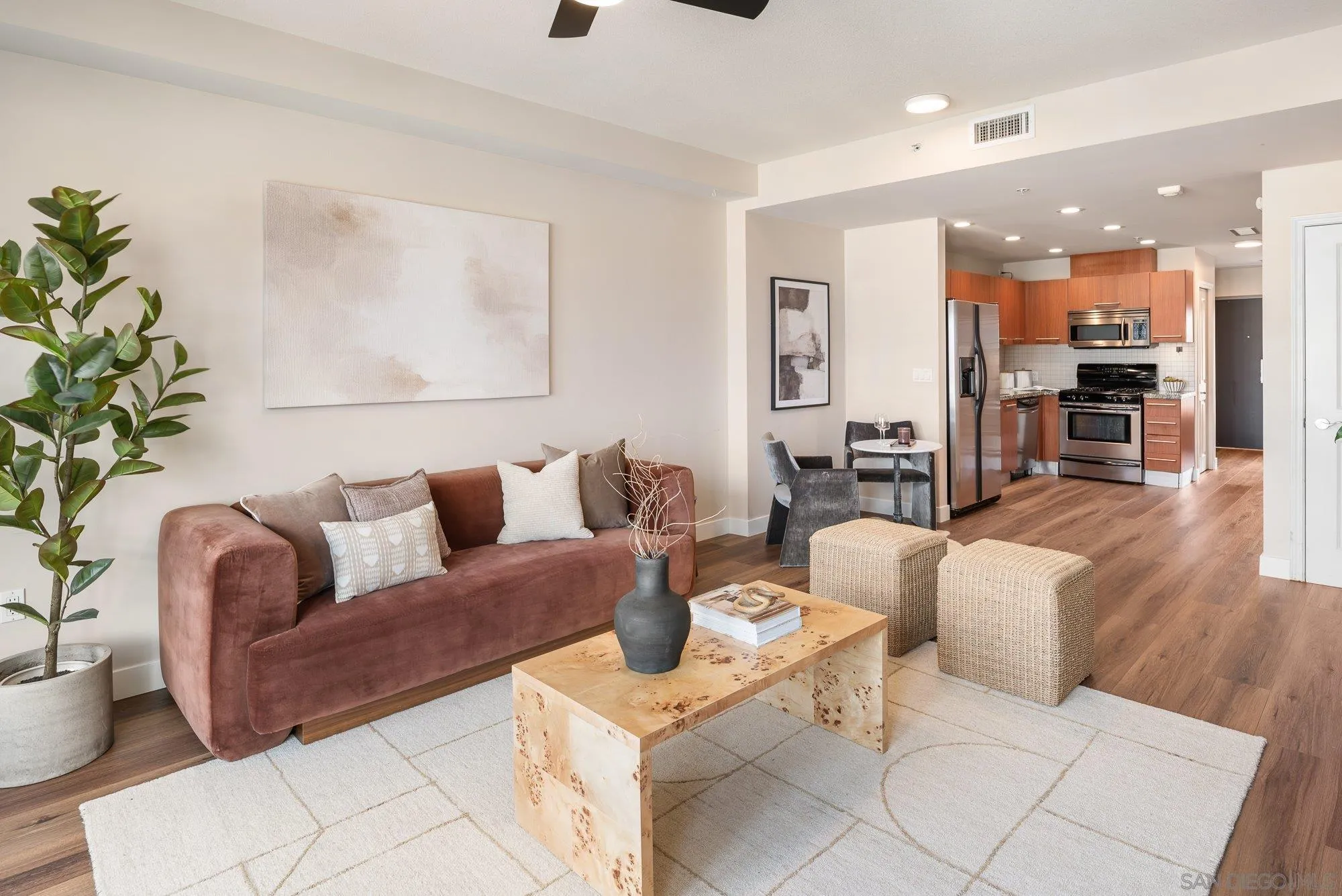 825 W Beech Street Unit 403