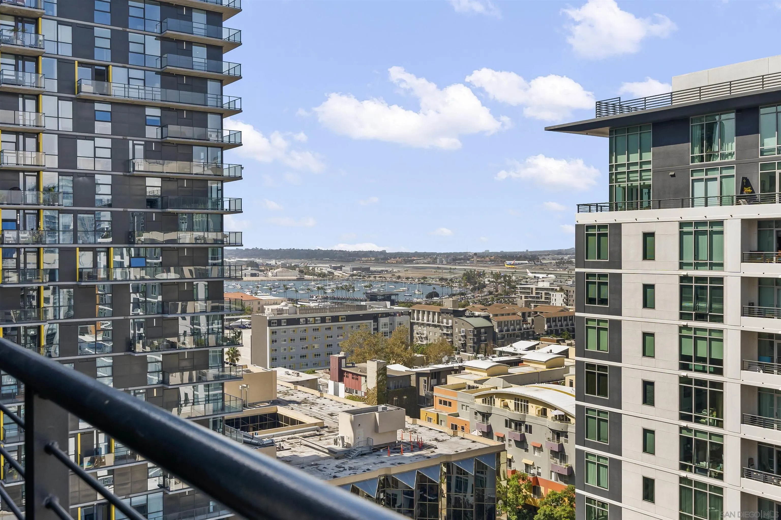 425 W Beech Street Unit 1607
