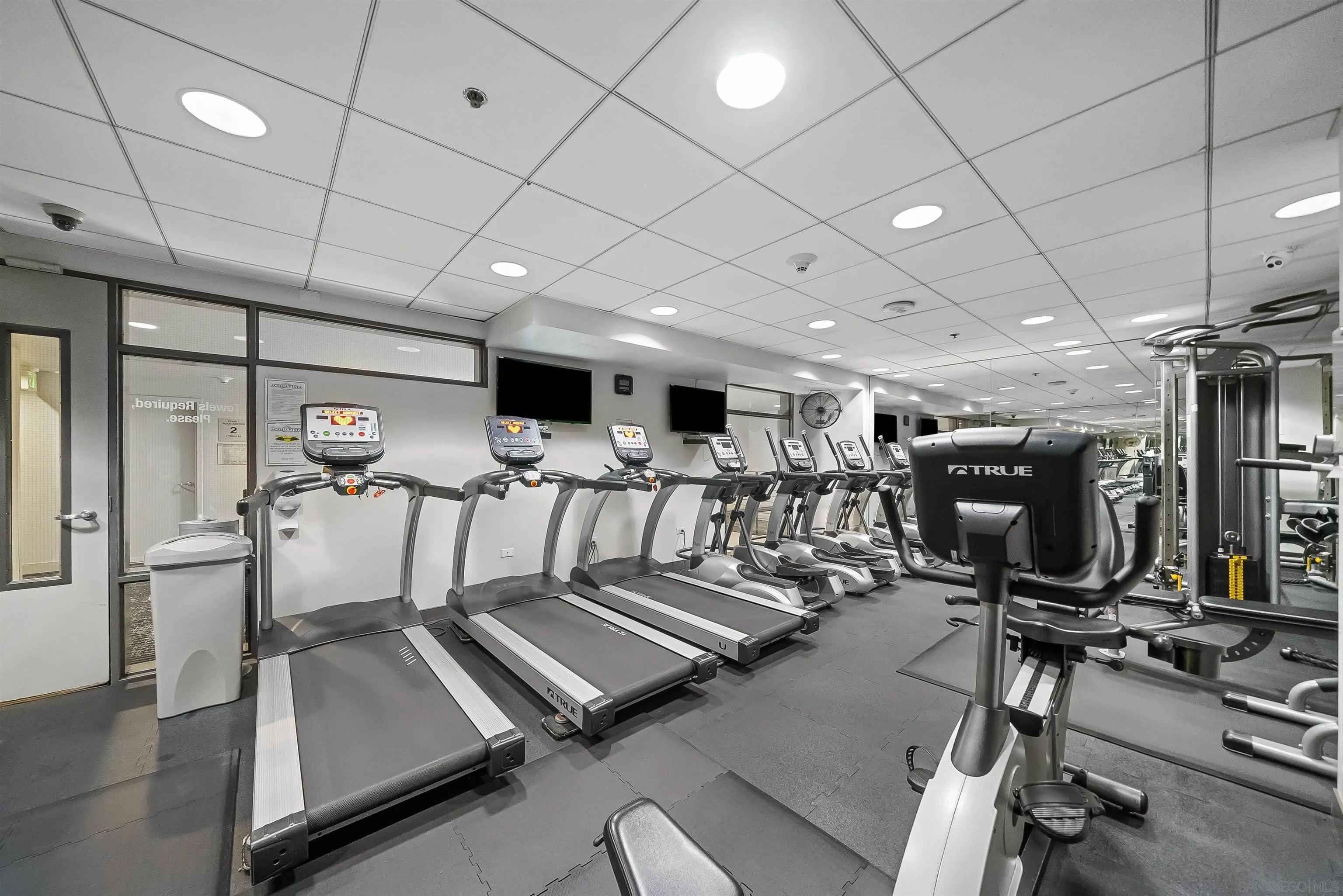 425 W Beech Street Unit 1607
